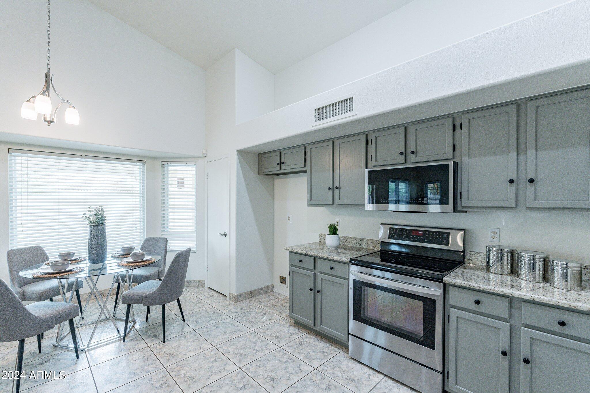 159 S COMANCHE Drive