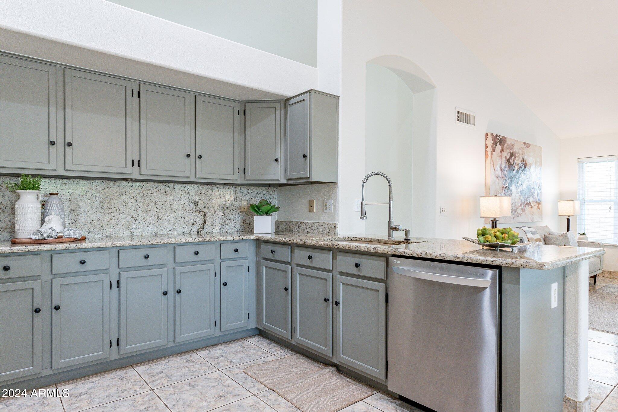 159 S COMANCHE Drive