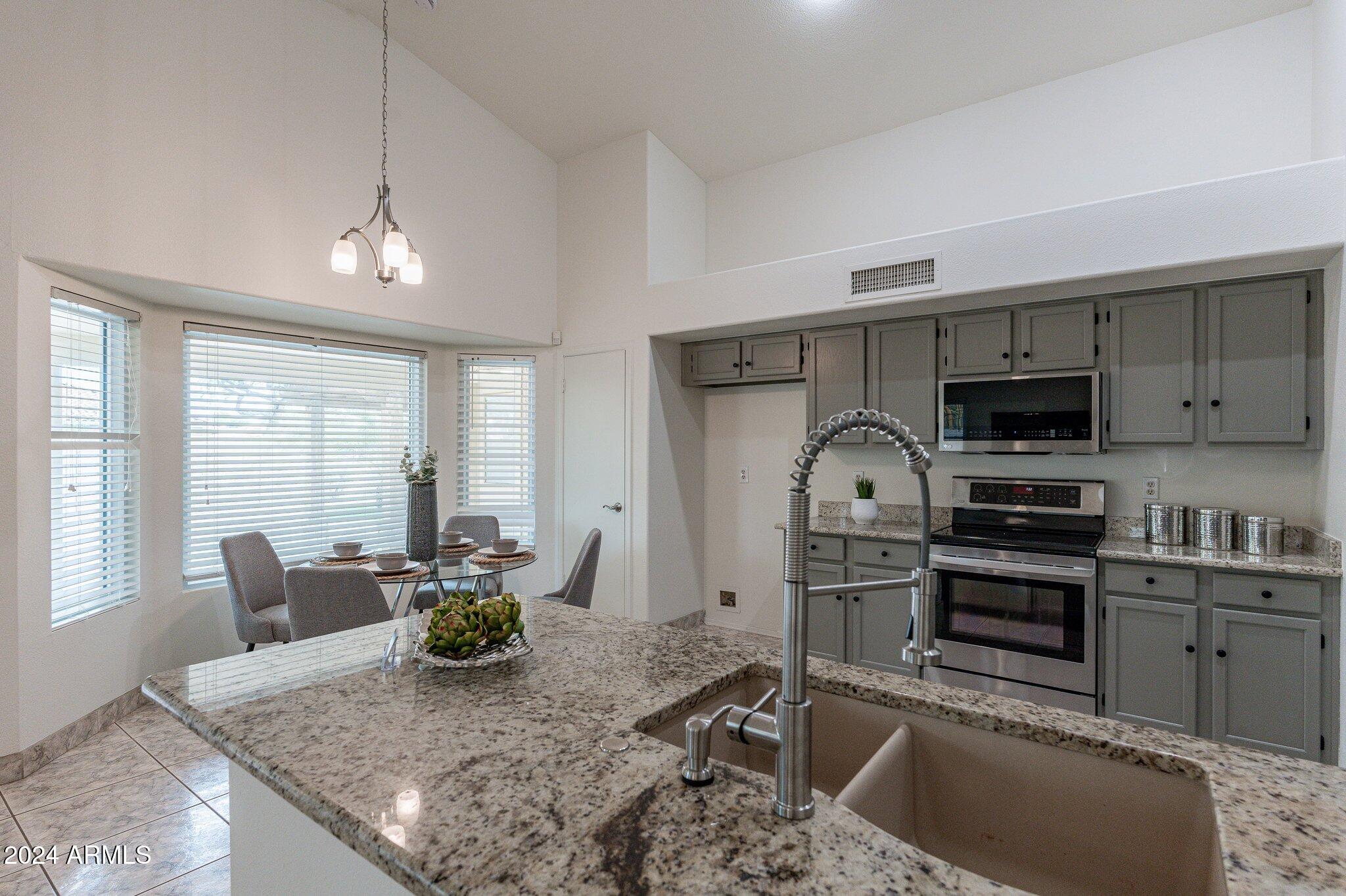 159 S COMANCHE Drive