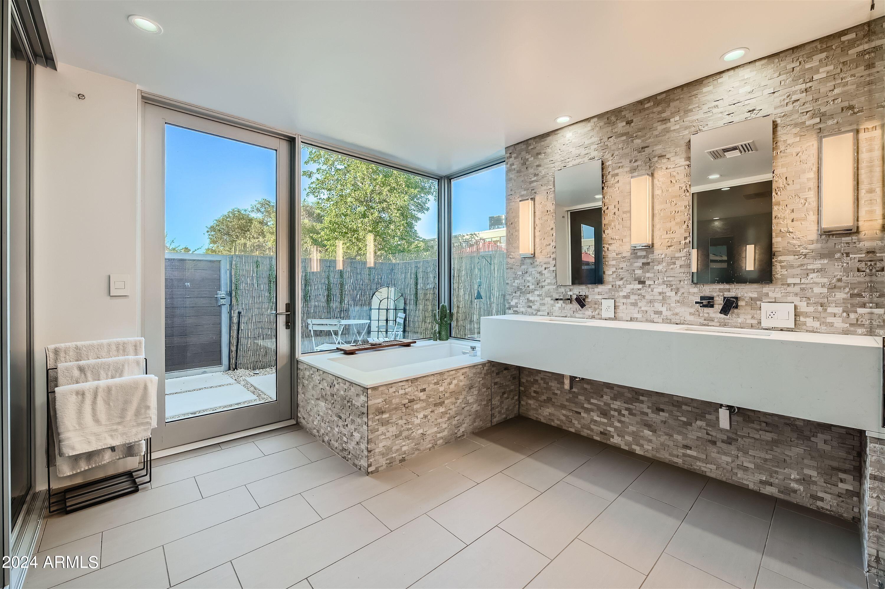 10215 N 58TH Place