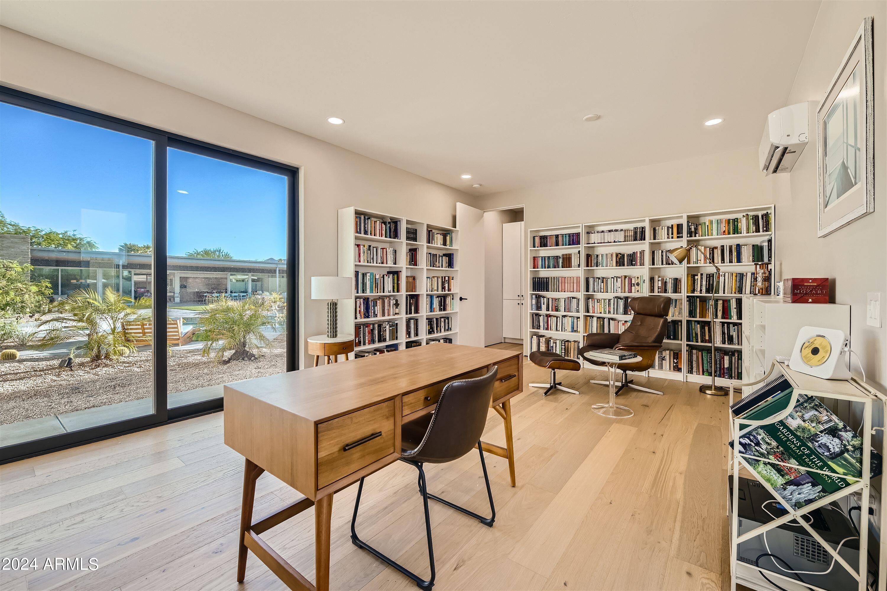 10215 N 58TH Place