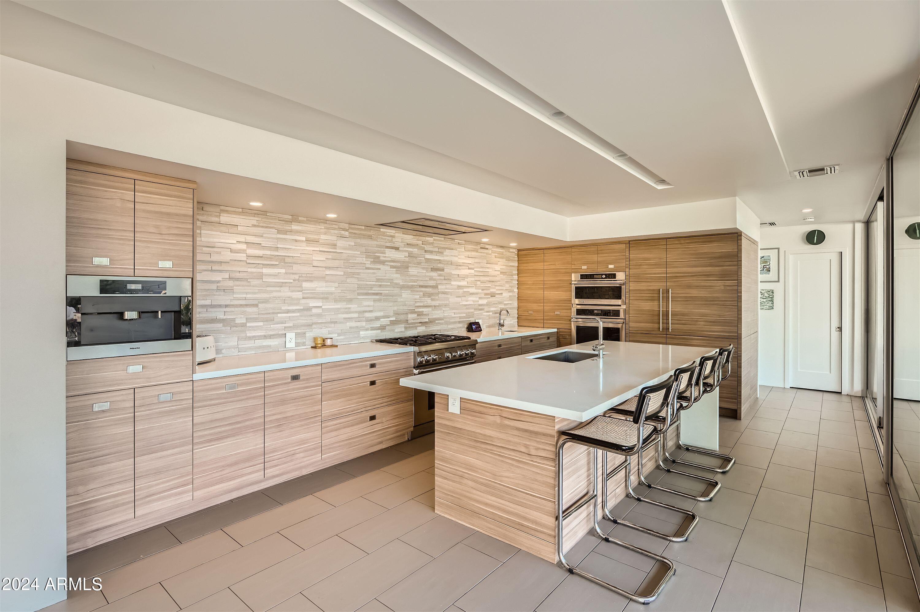 10215 N 58TH Place