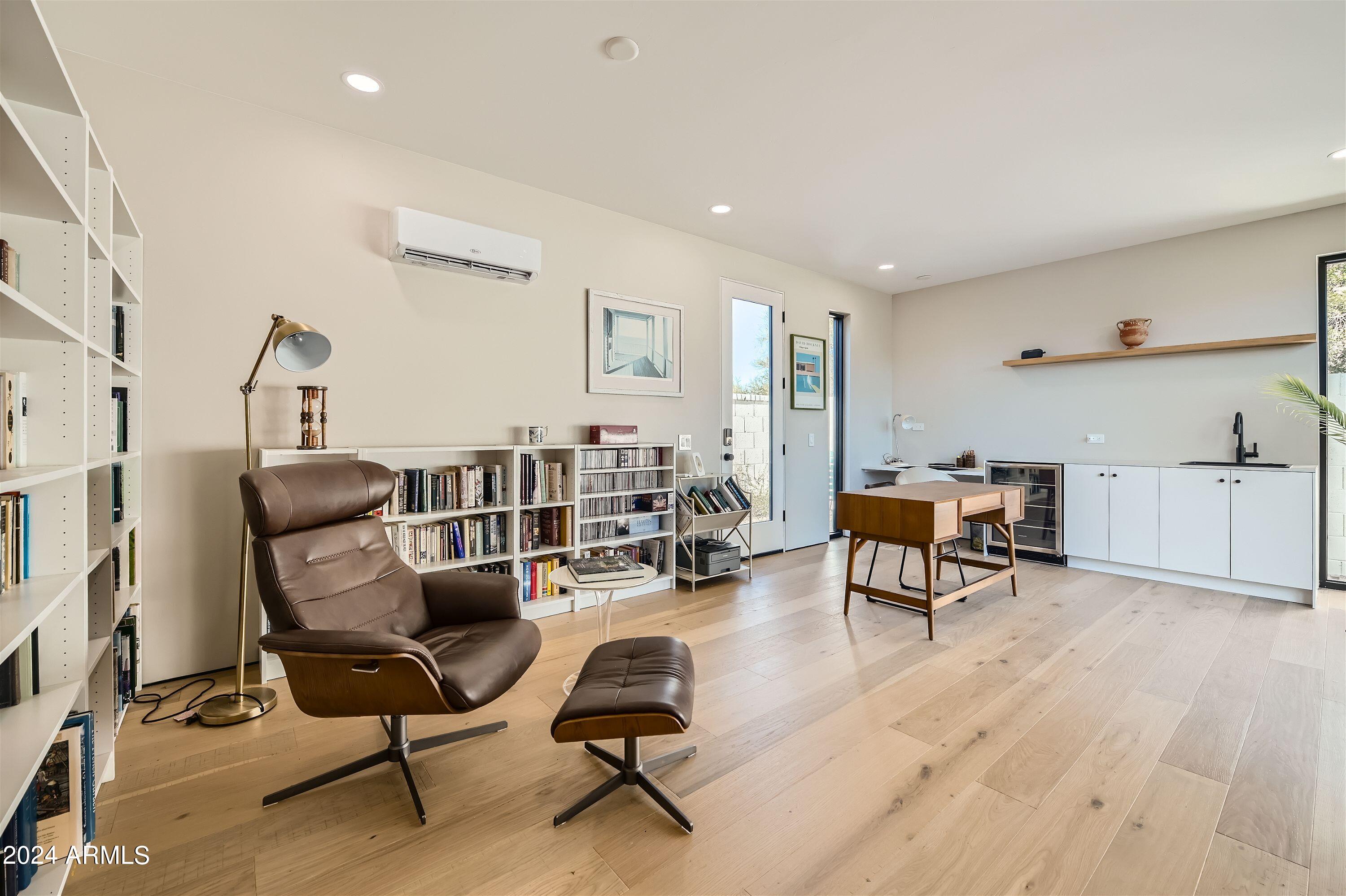 10215 N 58TH Place