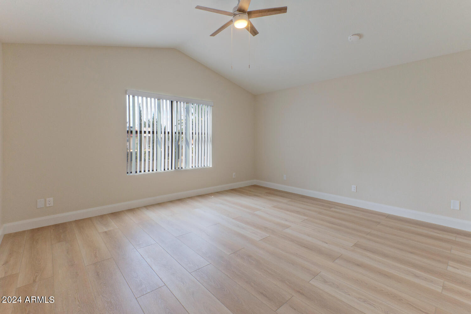 4541 E VISTA Drive