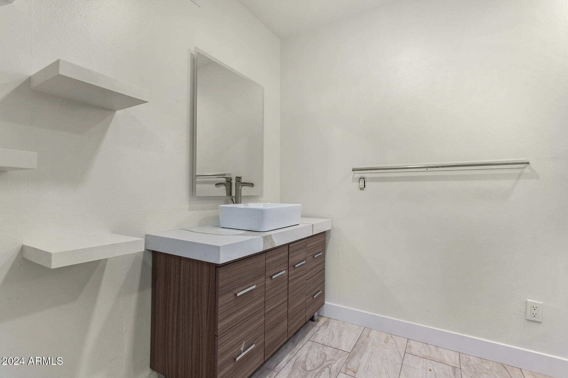936 W RIO SALADO Parkway # 1