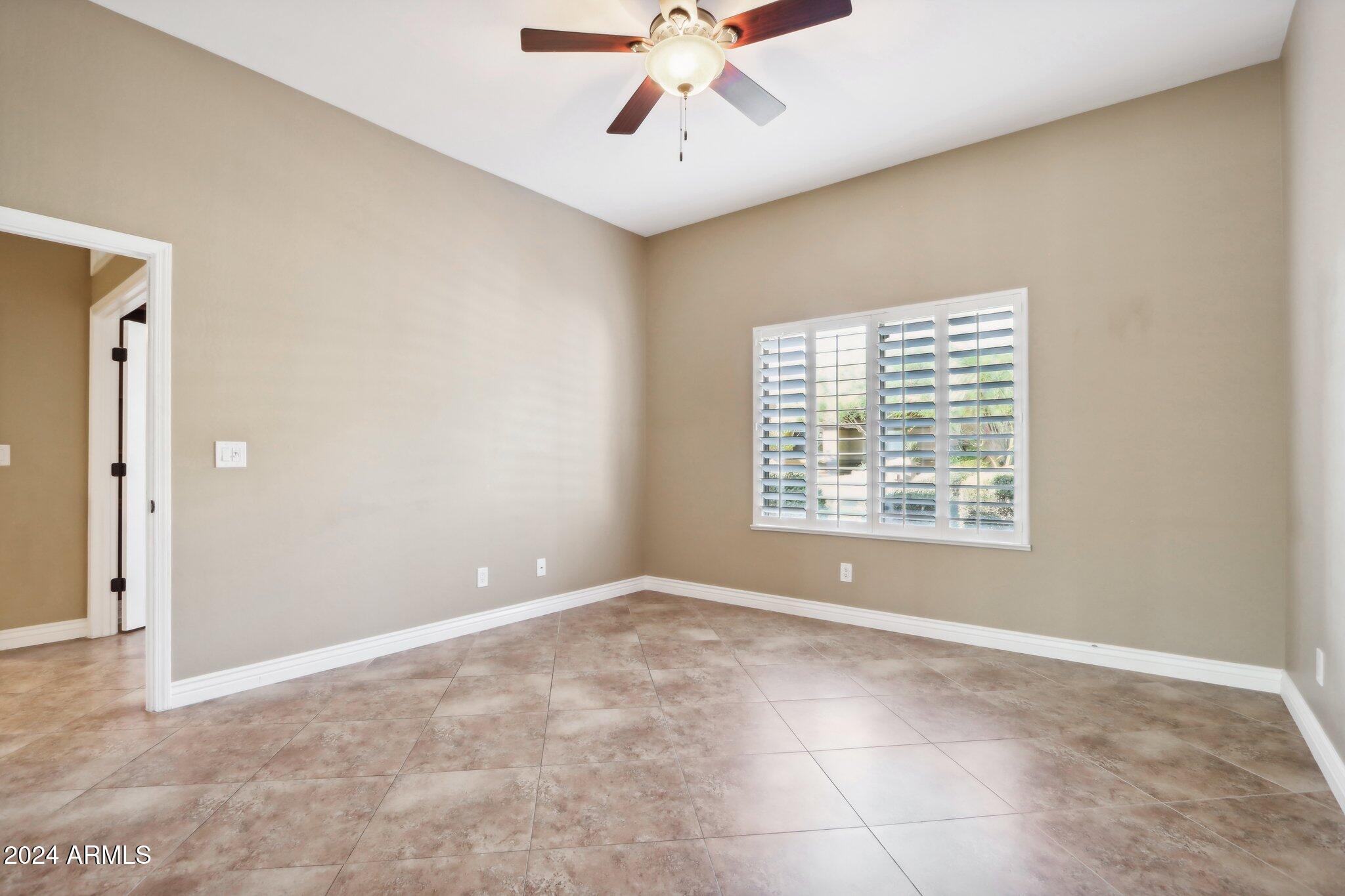13733 E LAUREL Lane