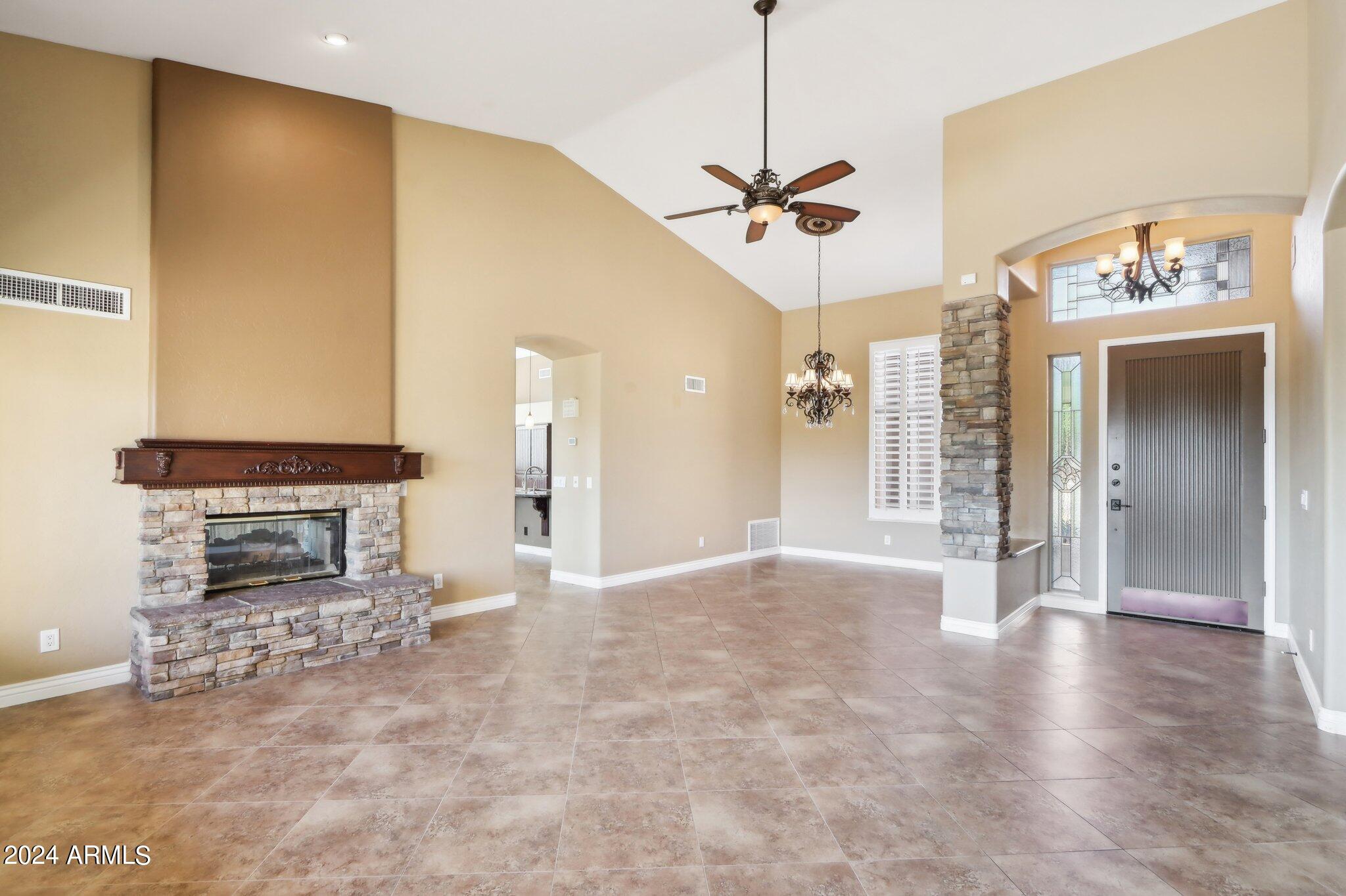 13733 E LAUREL Lane