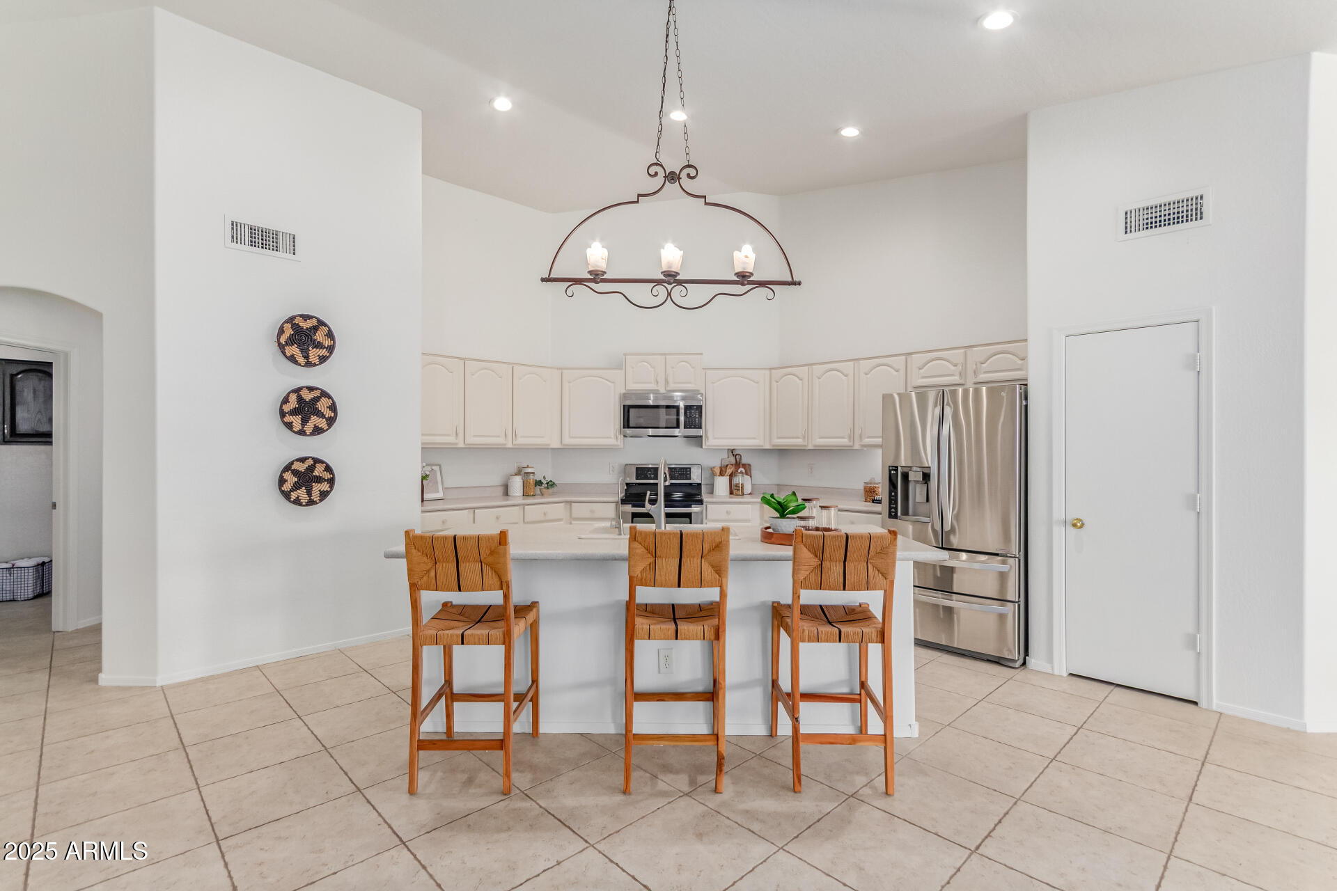 725 S CANFIELD