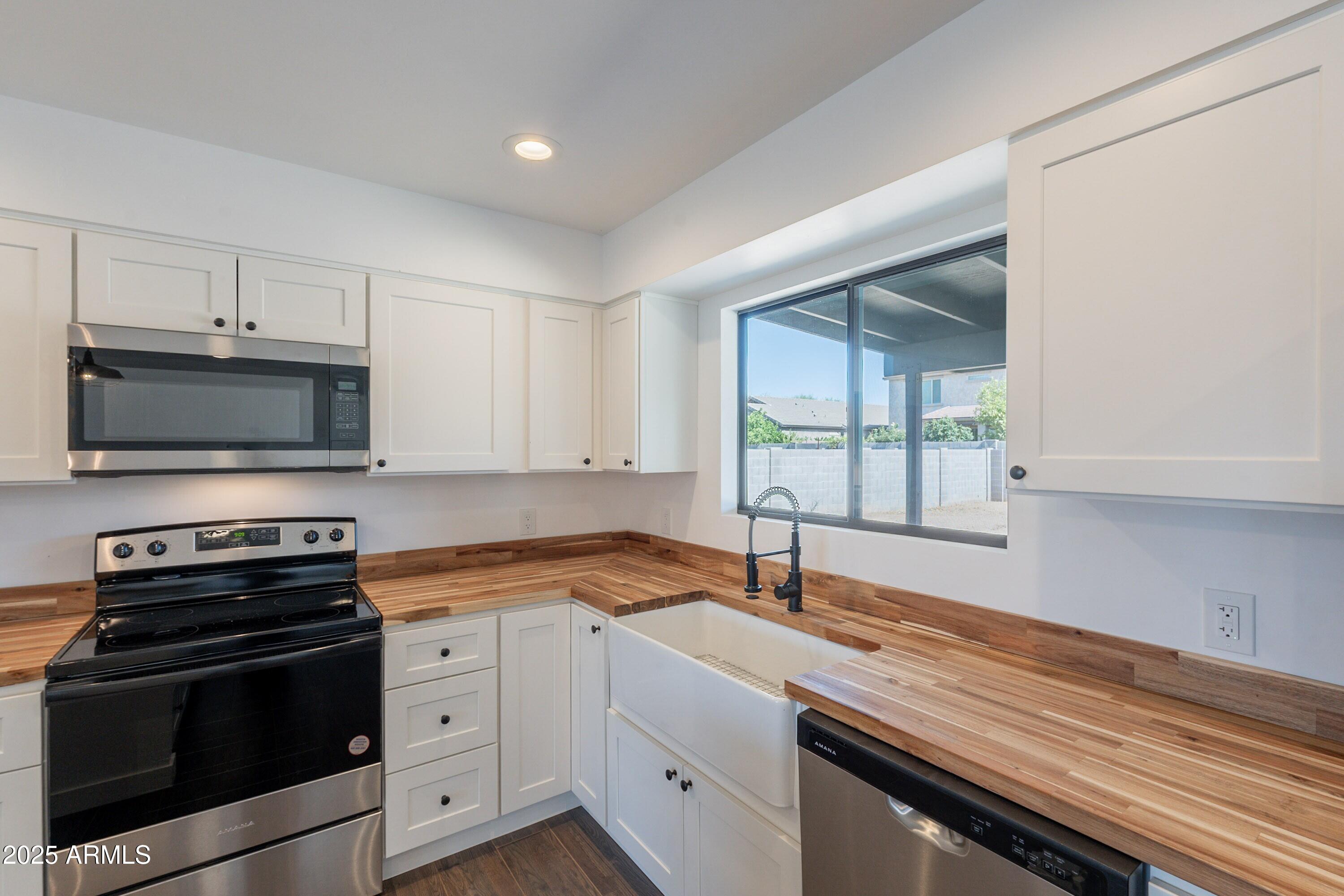 2818 E VILLA RITA Drive