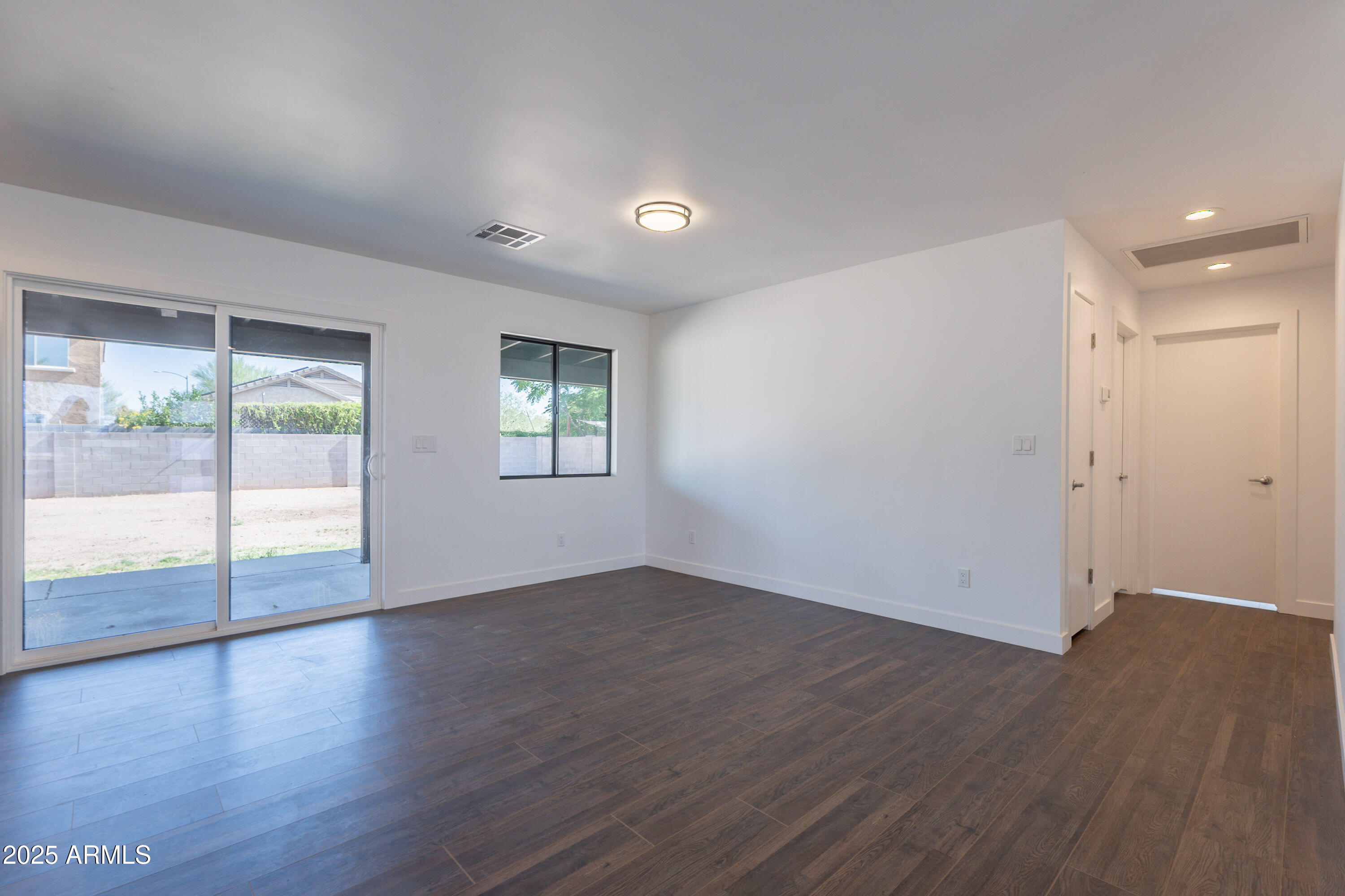 2818 E VILLA RITA Drive