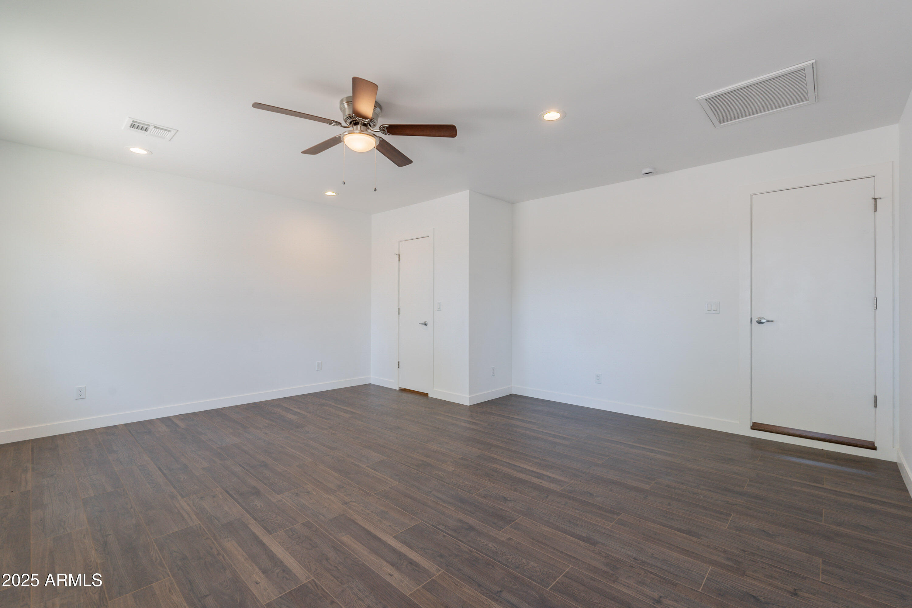 2818 E VILLA RITA Drive