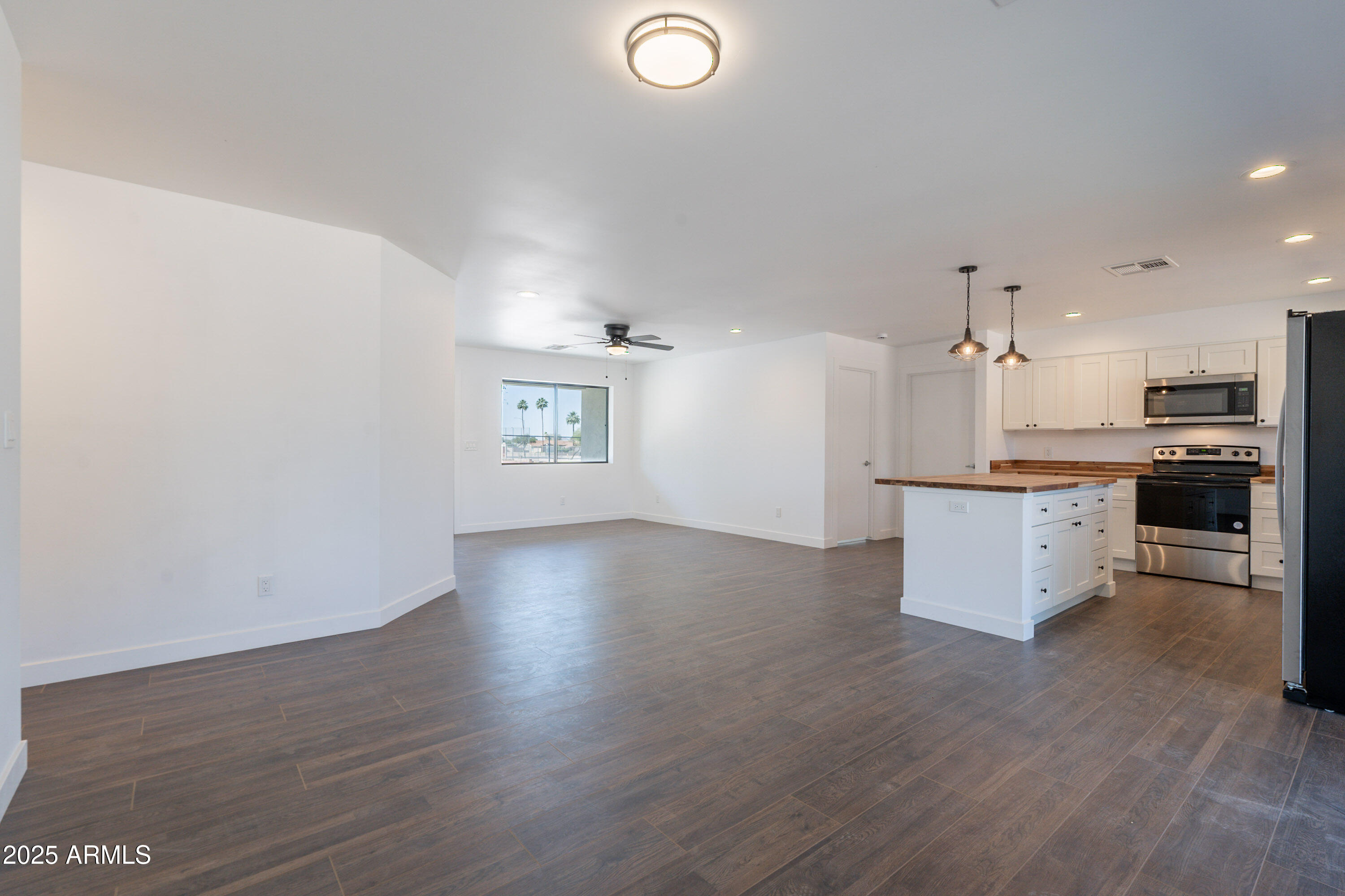 2818 E VILLA RITA Drive
