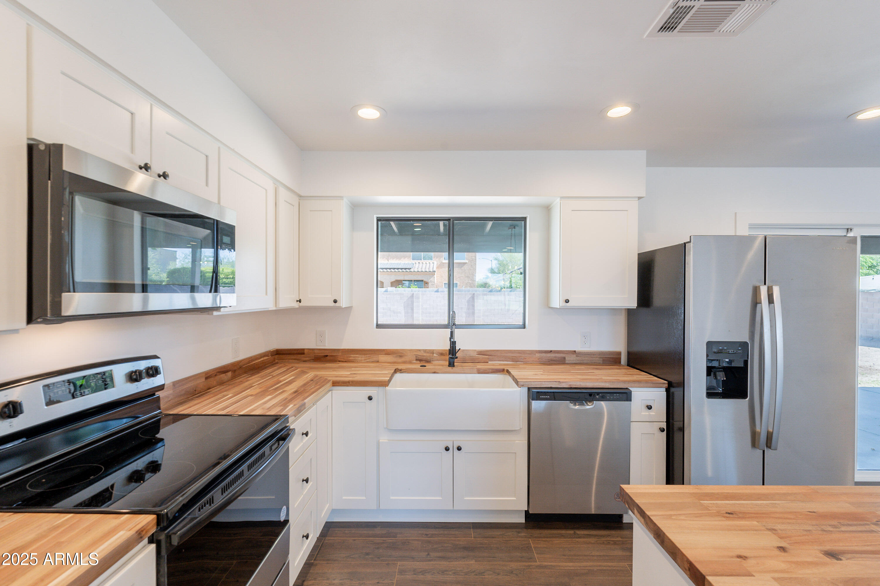 2818 E VILLA RITA Drive