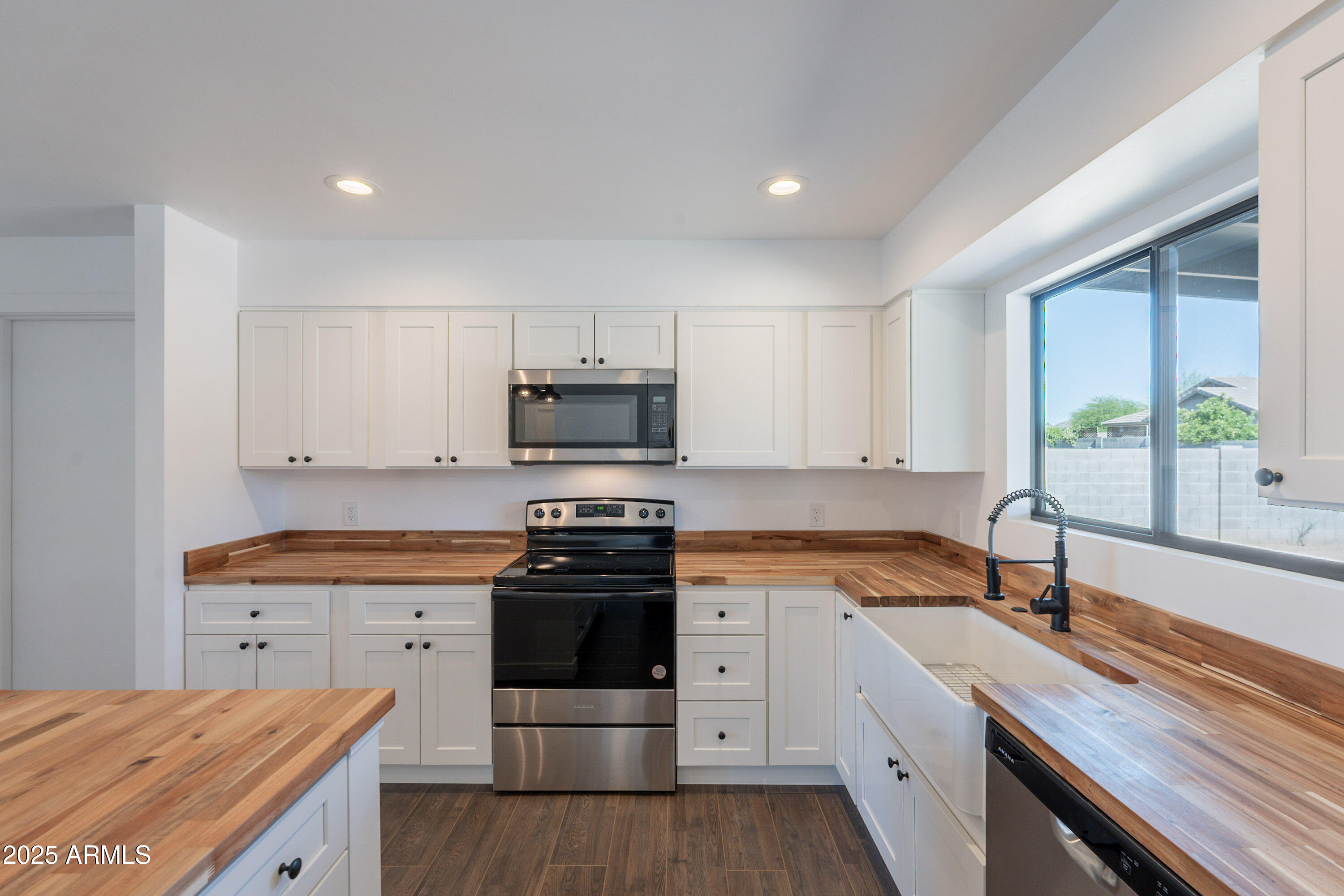2818 E VILLA RITA Drive