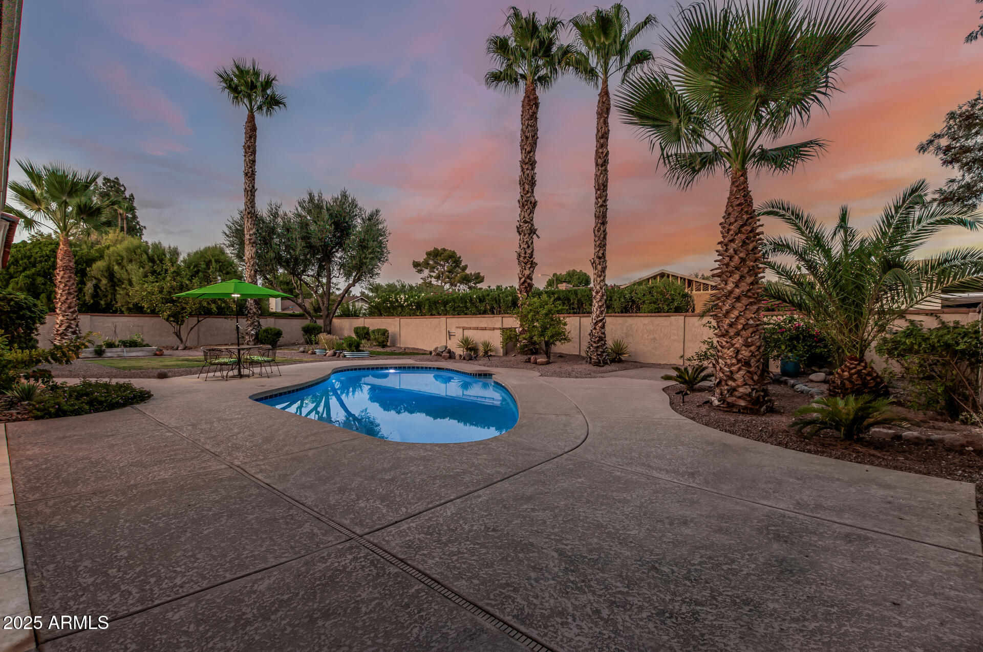 8219 E MORGAN Trail
