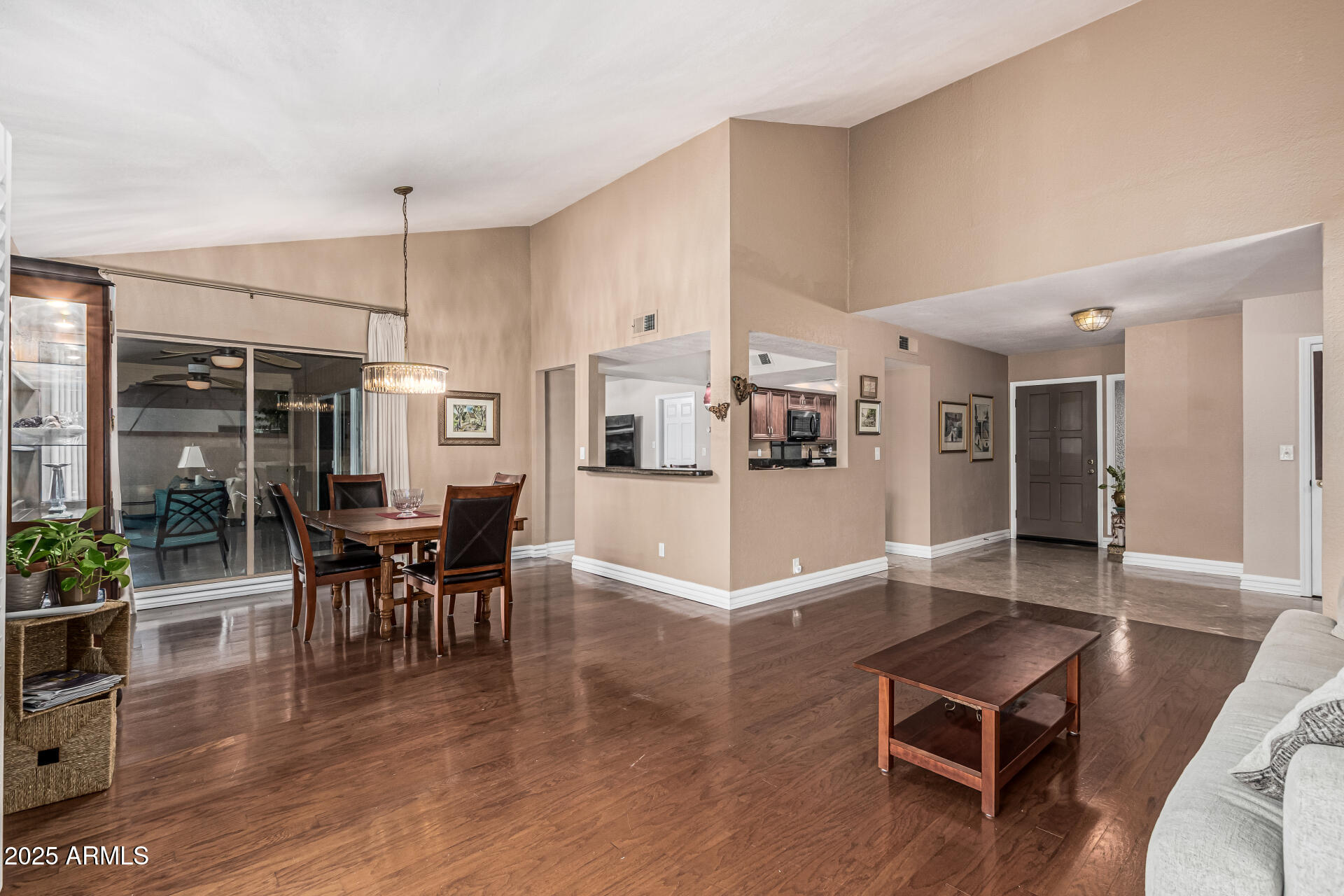 8219 E MORGAN Trail