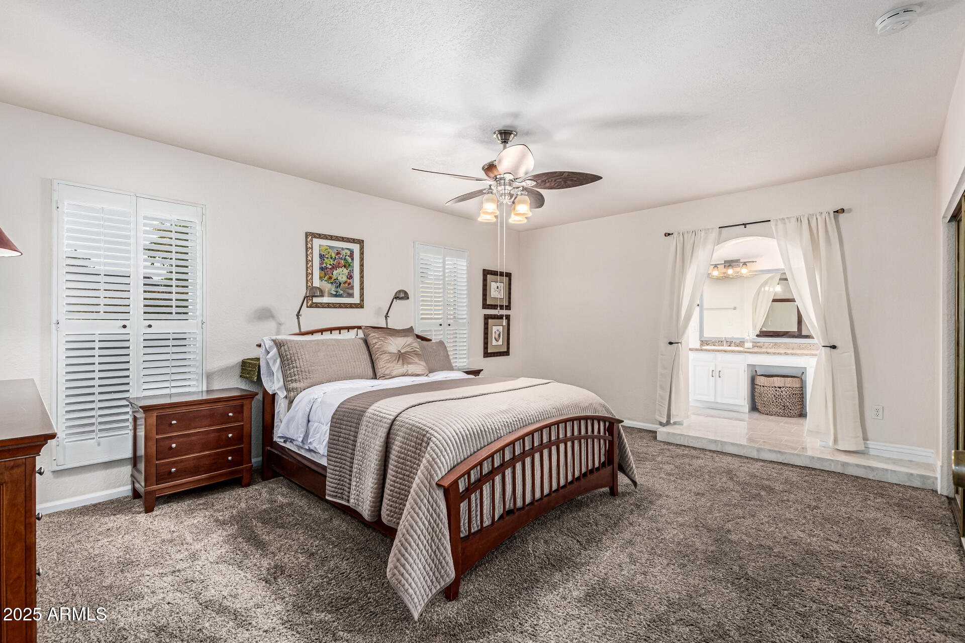 8219 E MORGAN Trail