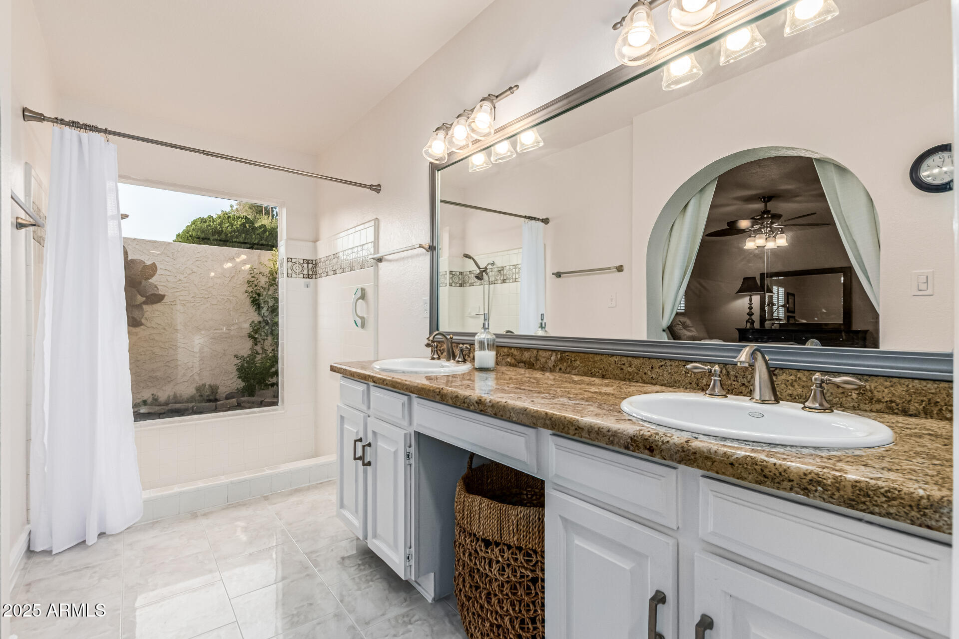 8219 E MORGAN Trail