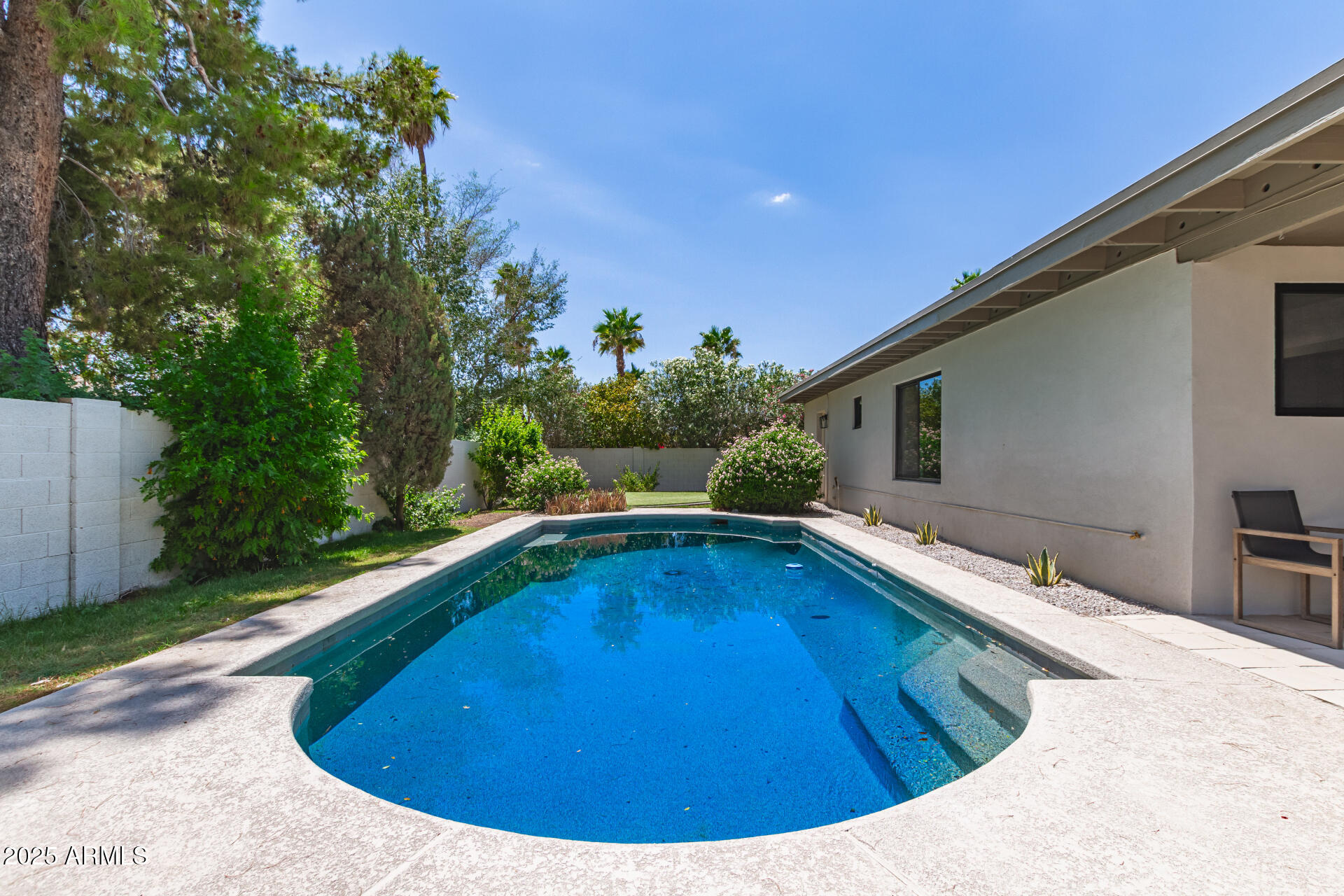 5341 E SHEENA Drive