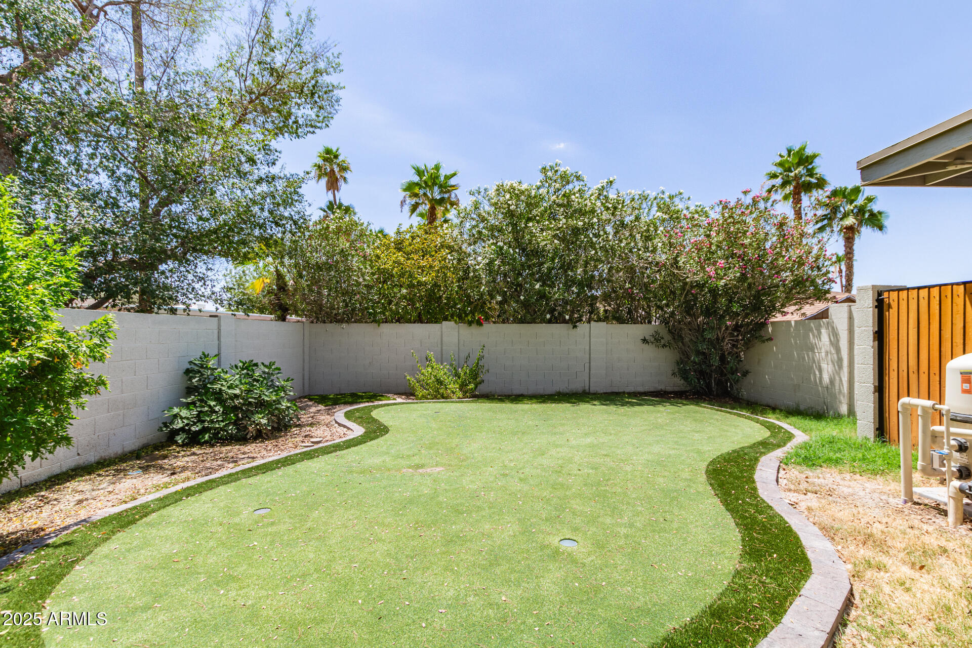5341 E SHEENA Drive