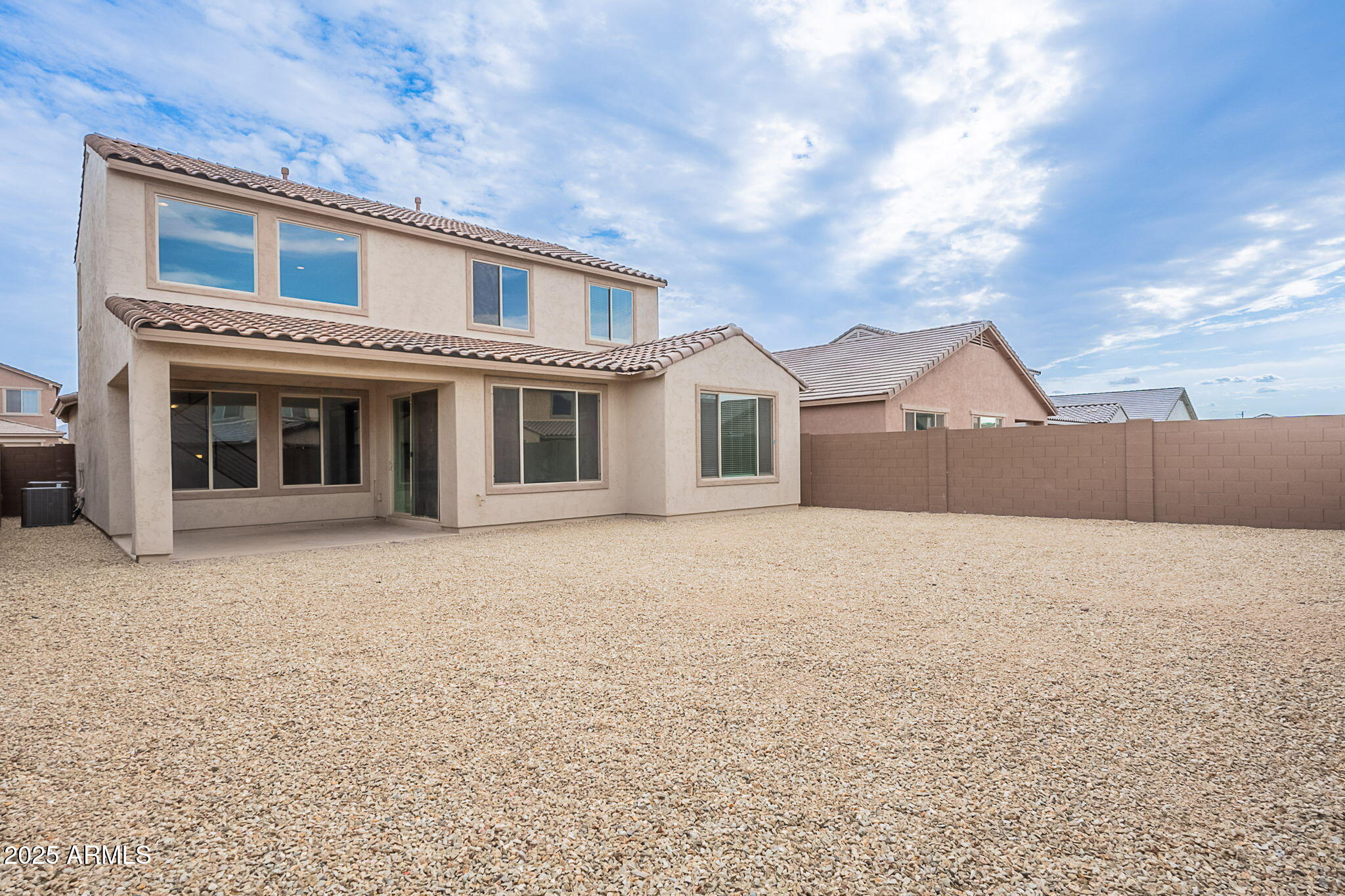 6746 W WINSTON Drive