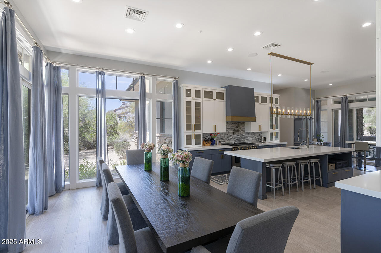 9810 E THOMPSON PEAK Parkway, 807