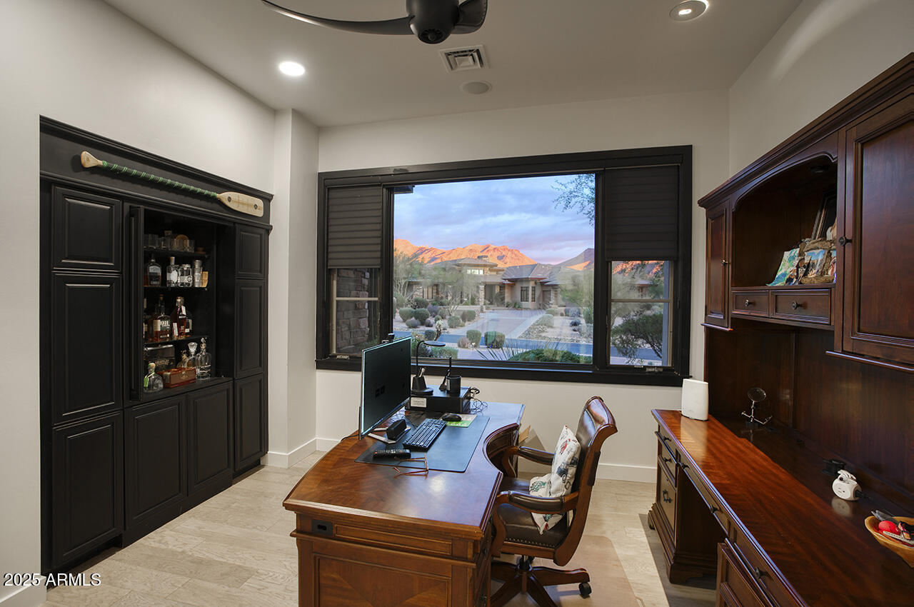 9810 E THOMPSON PEAK Parkway, 807