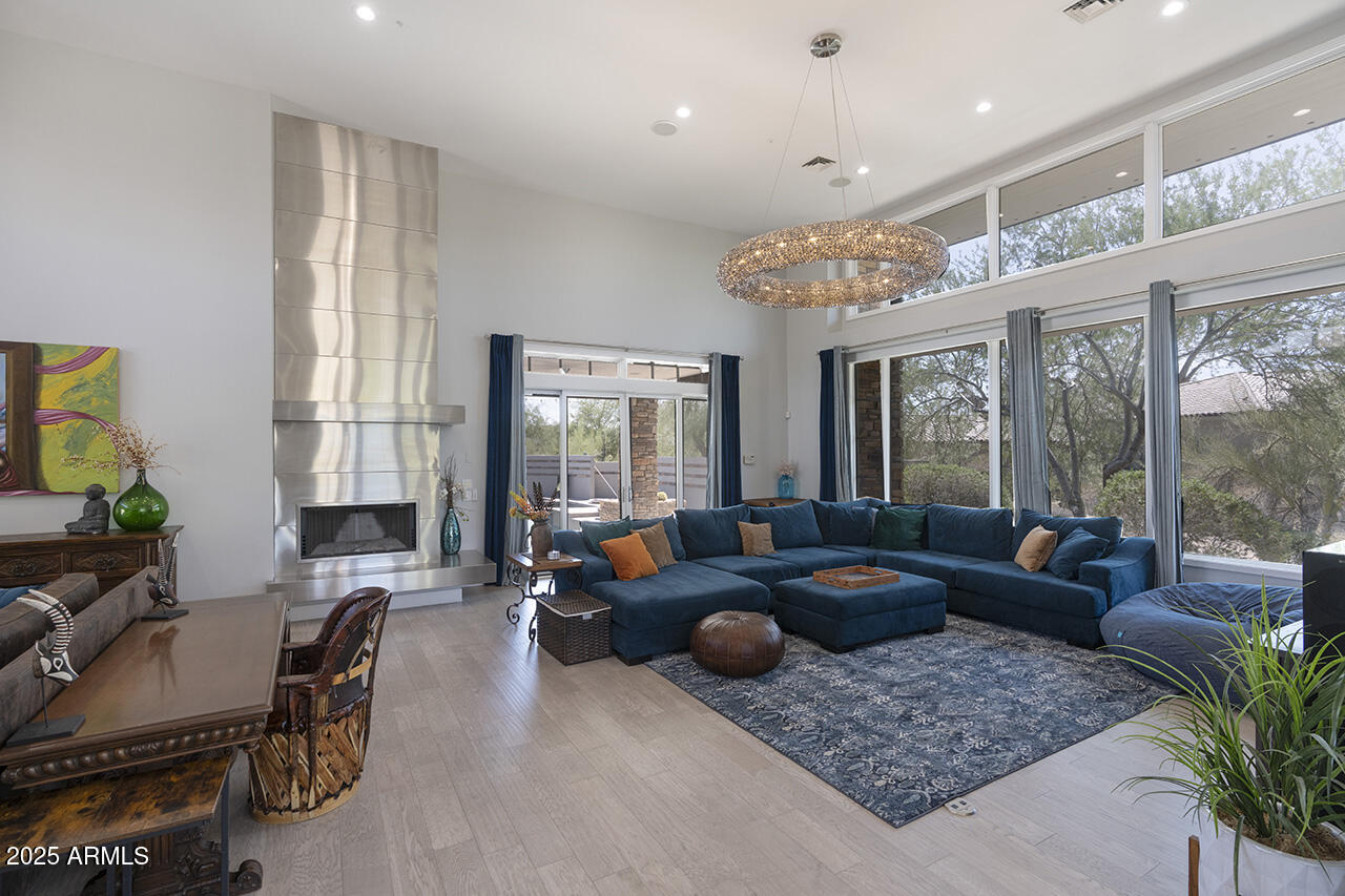 9810 E THOMPSON PEAK Parkway, 807