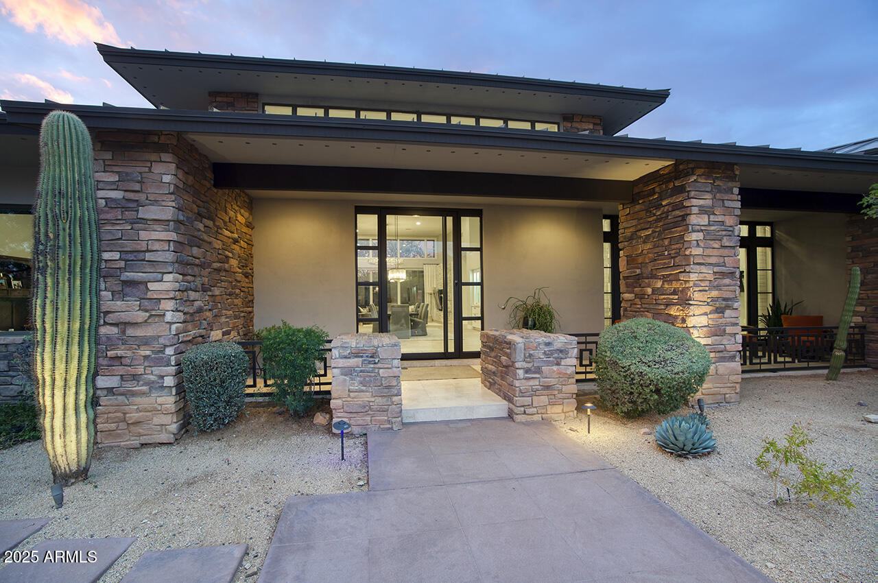 9810 E THOMPSON PEAK Parkway, 807