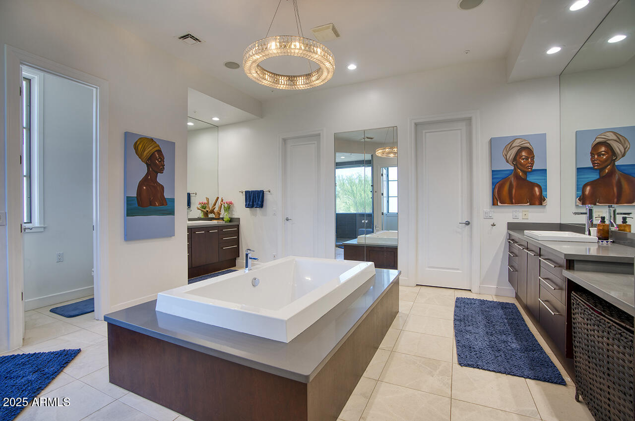 9810 E THOMPSON PEAK Parkway, 807