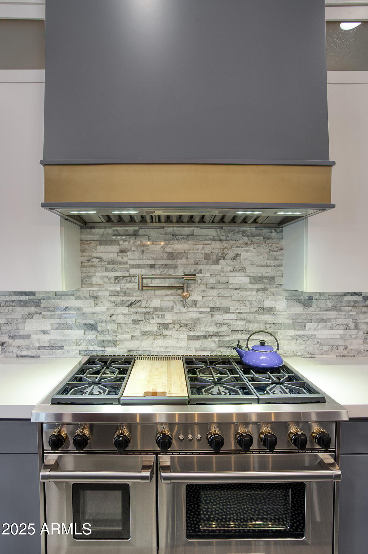 9810 E THOMPSON PEAK Parkway, 807