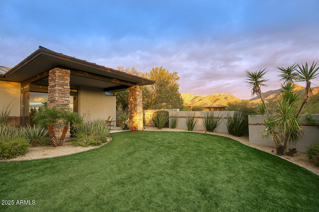 9810 E THOMPSON PEAK Parkway, 807