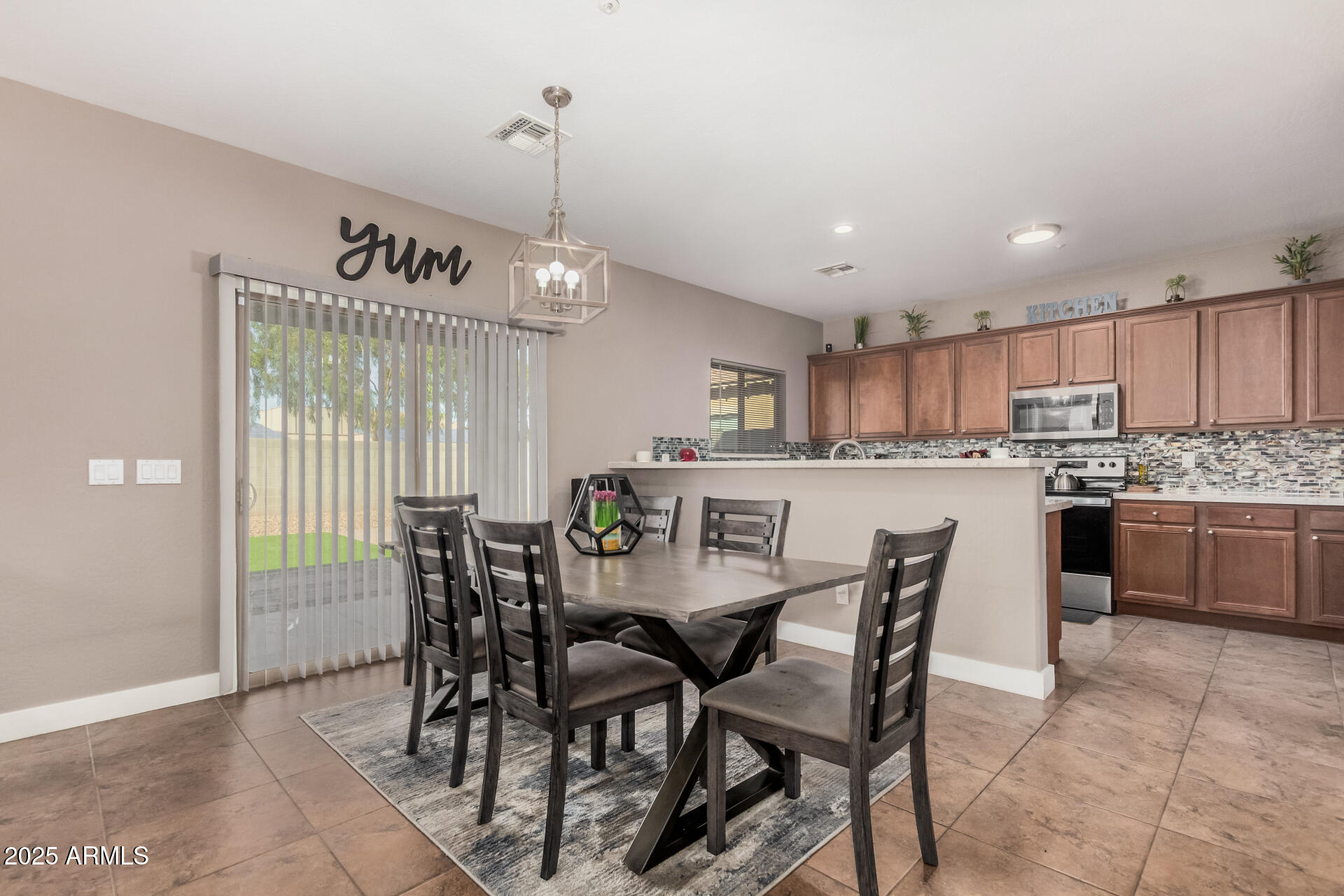 11594 W MOUNTAIN VIEW Drive