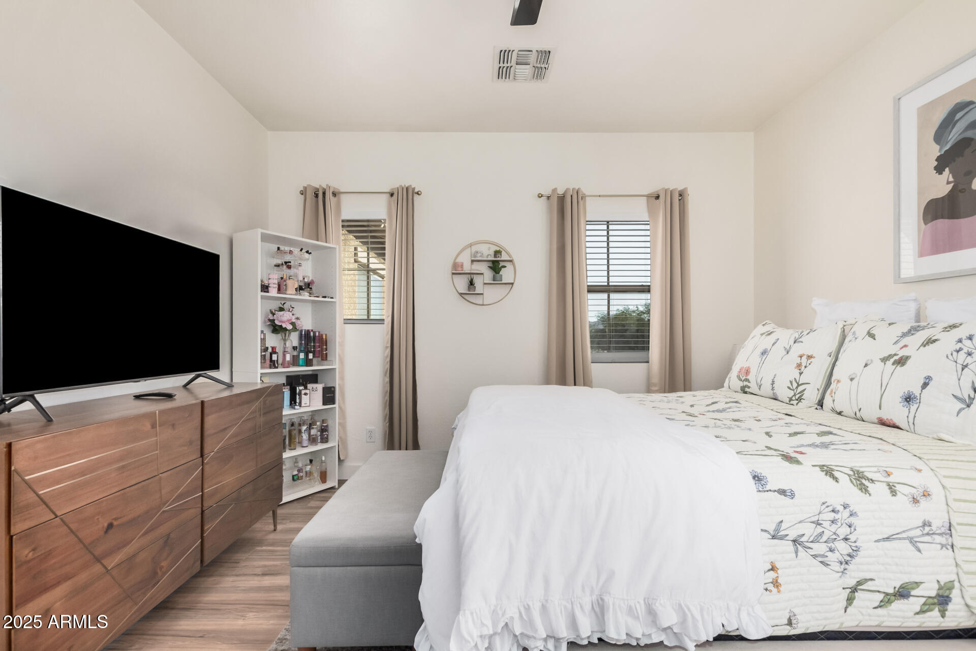 11594 W MOUNTAIN VIEW Drive