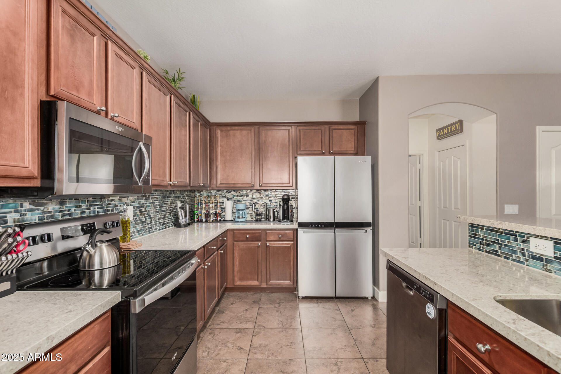 11594 W MOUNTAIN VIEW Drive