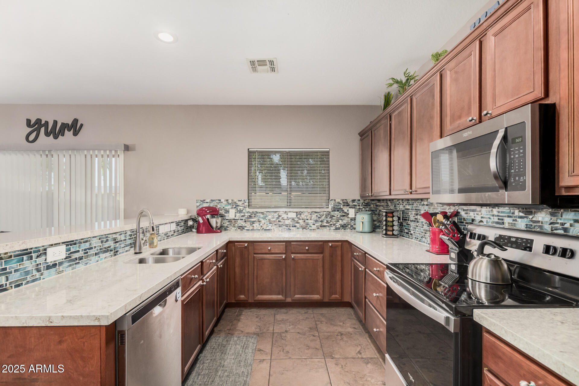 11594 W MOUNTAIN VIEW Drive