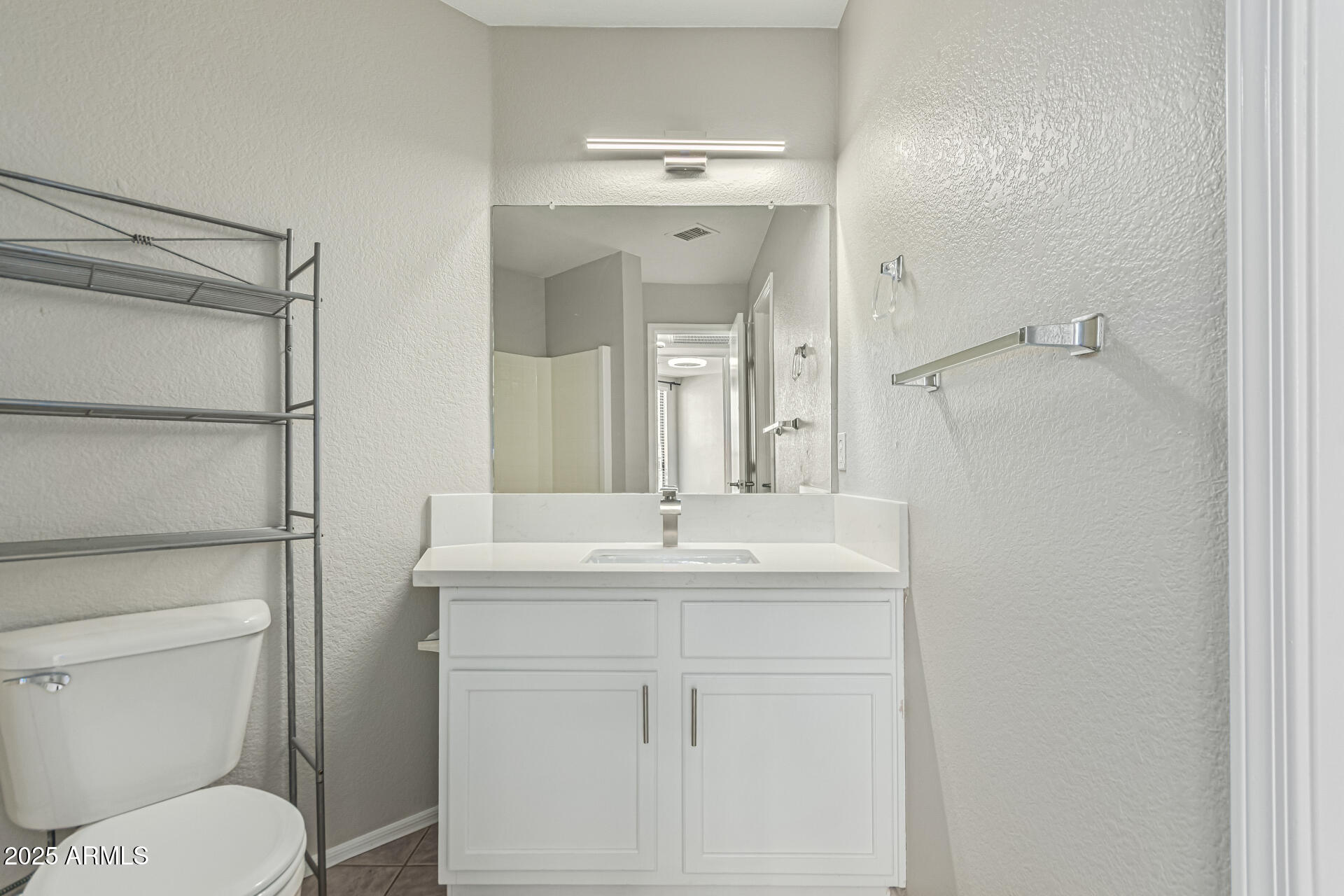 280 S ELIZABETH Way, 33