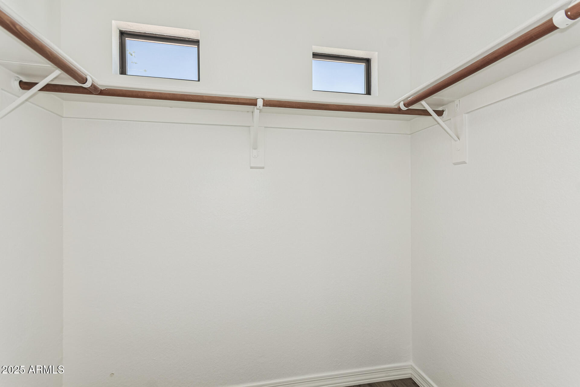 280 S ELIZABETH Way, 33