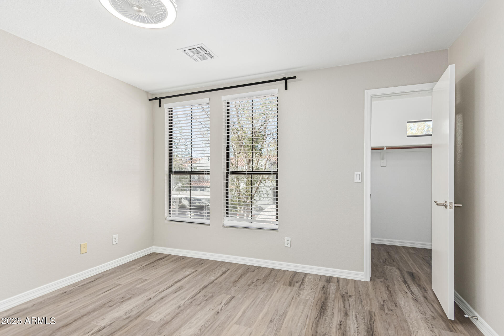 280 S ELIZABETH Way, 33