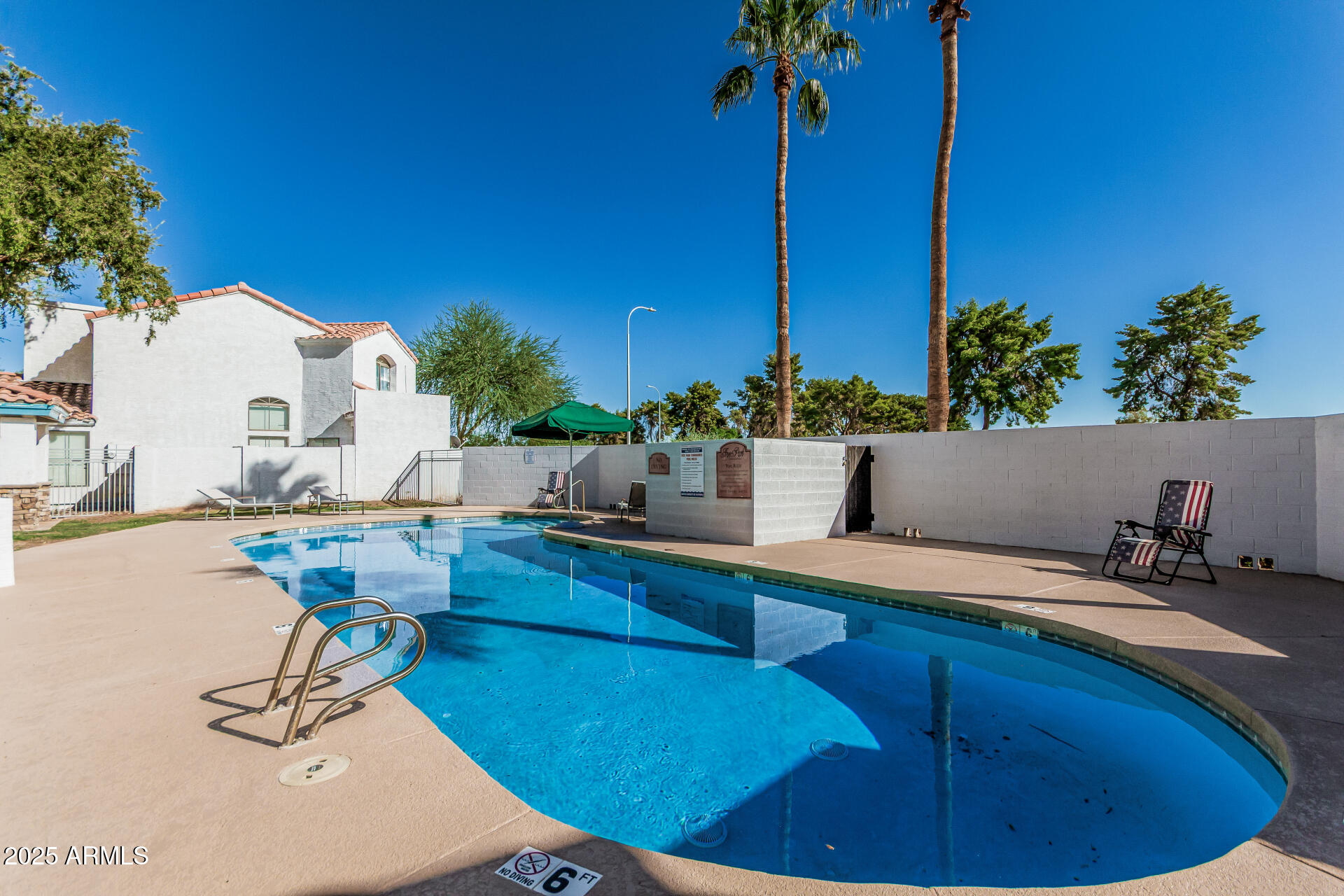 280 S ELIZABETH Way, 33