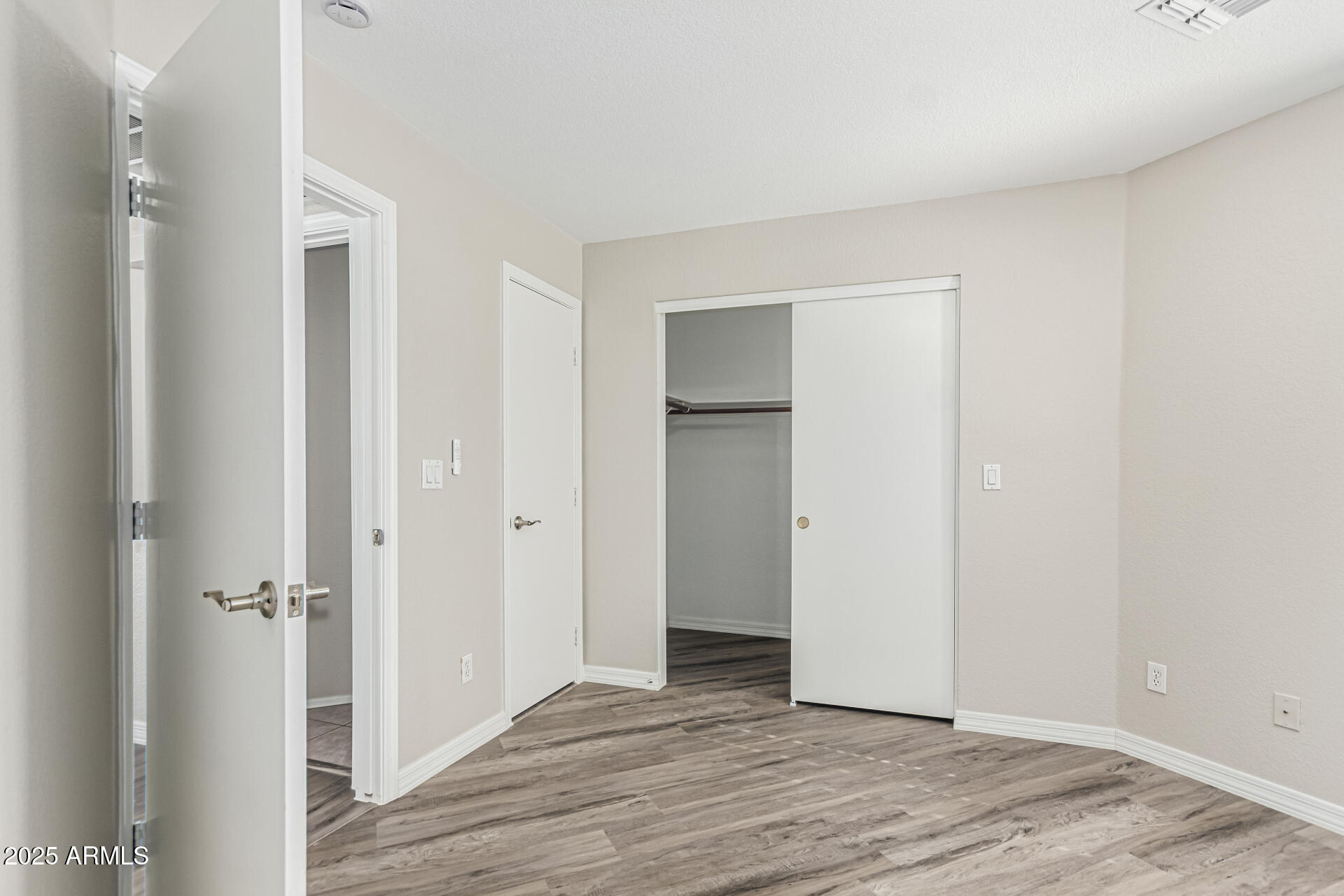 280 S ELIZABETH Way, 33