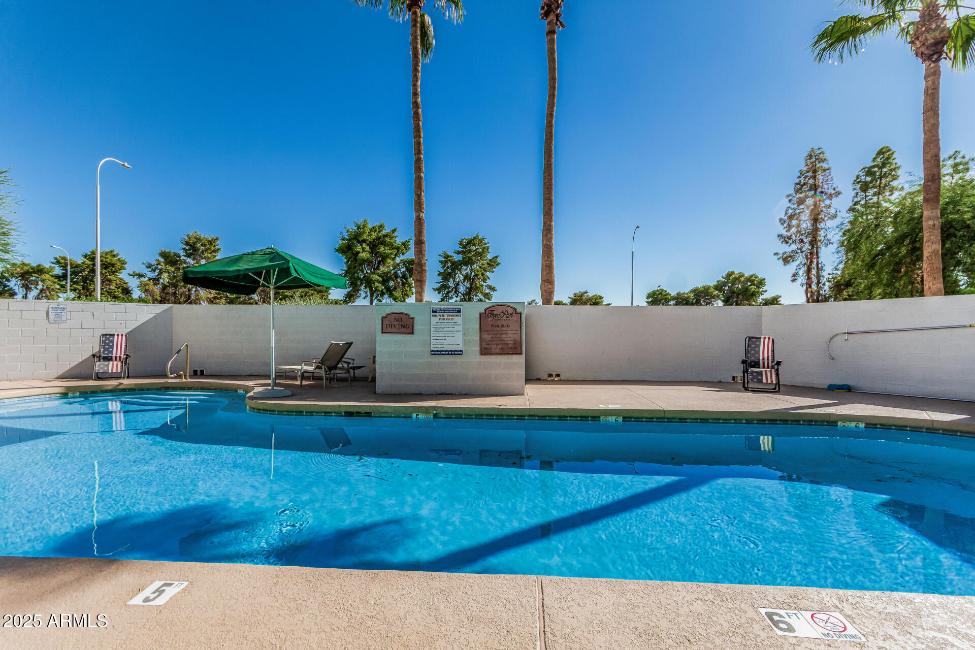 280 S ELIZABETH Way, 33