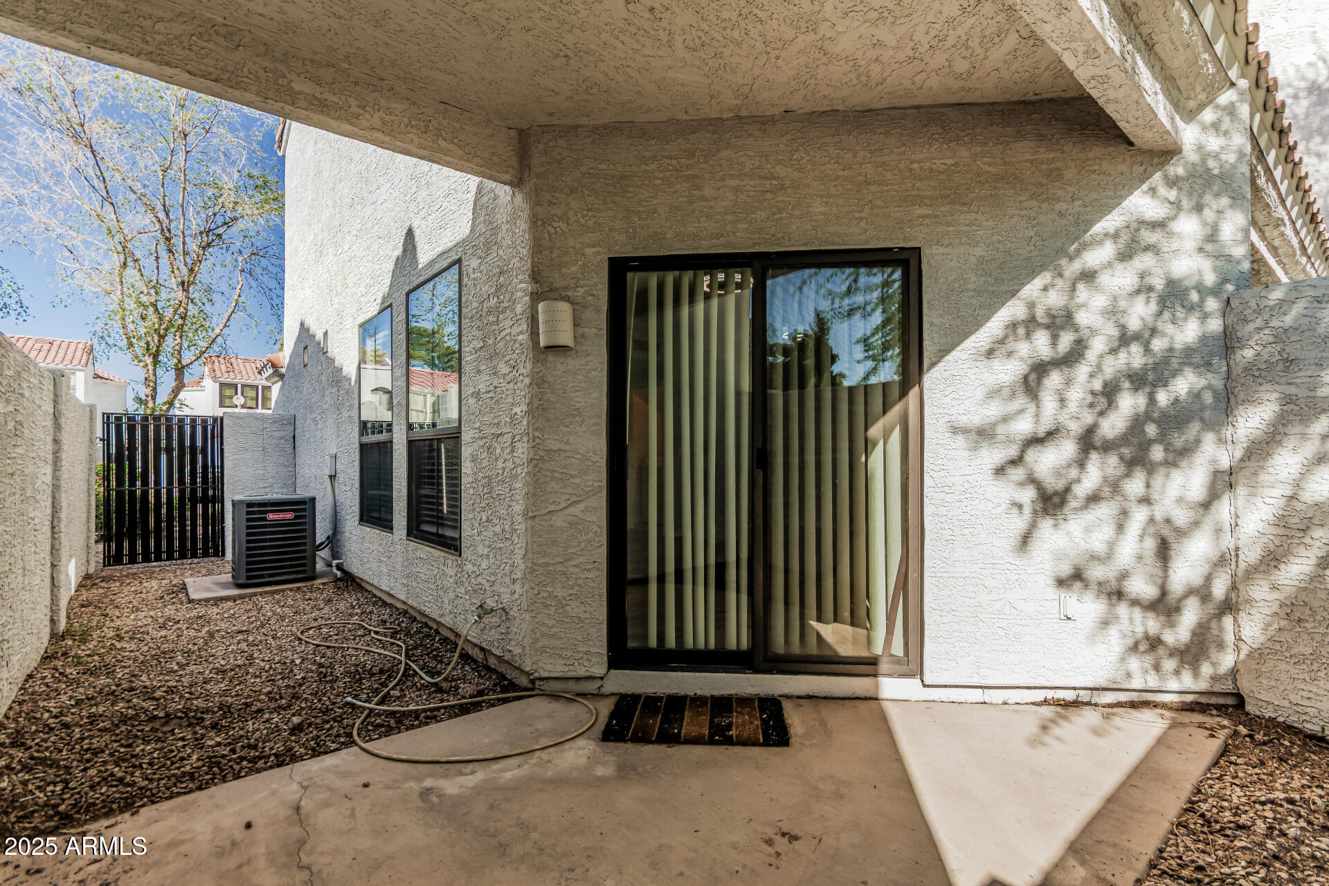 280 S ELIZABETH Way, 33