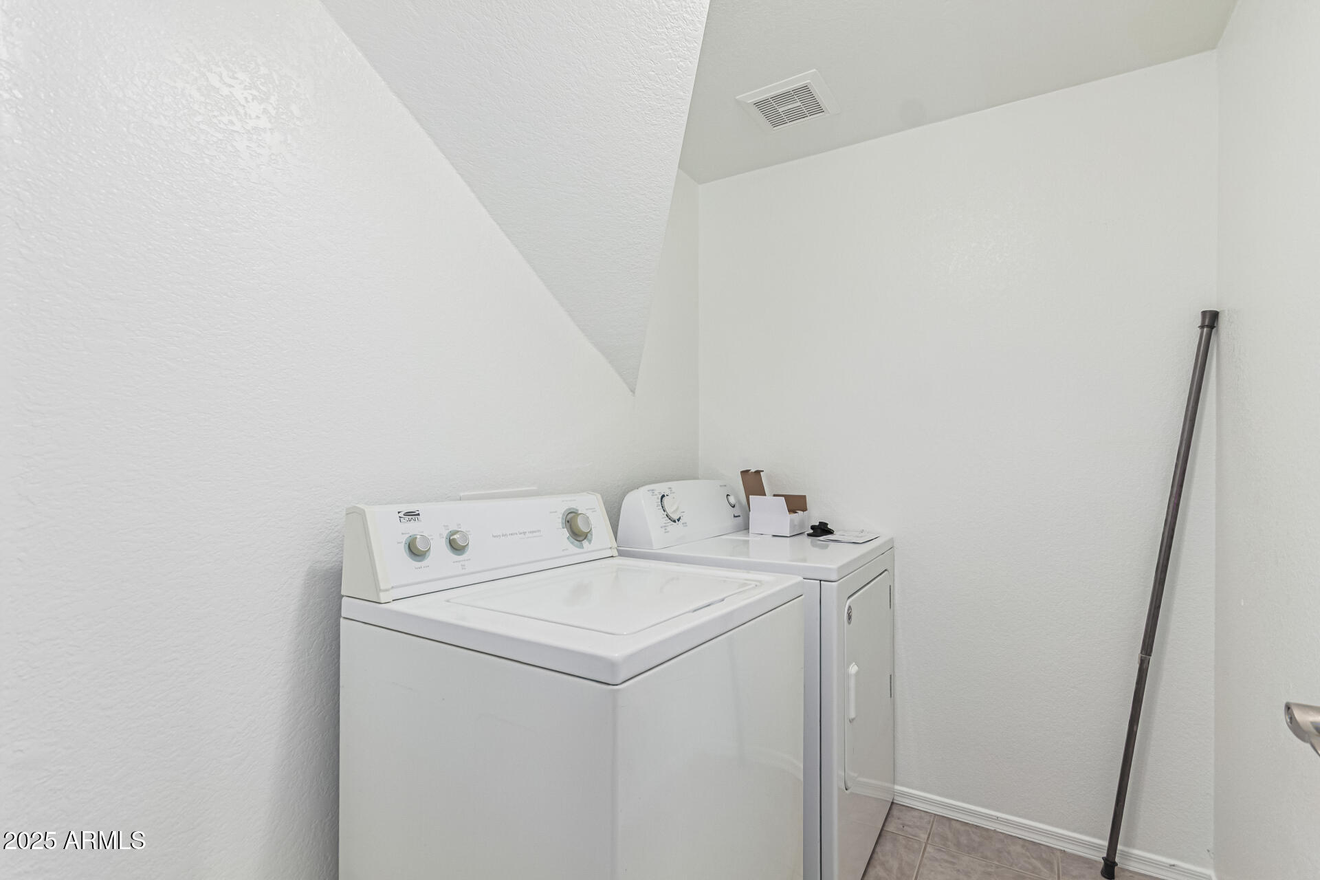 280 S ELIZABETH Way, 33