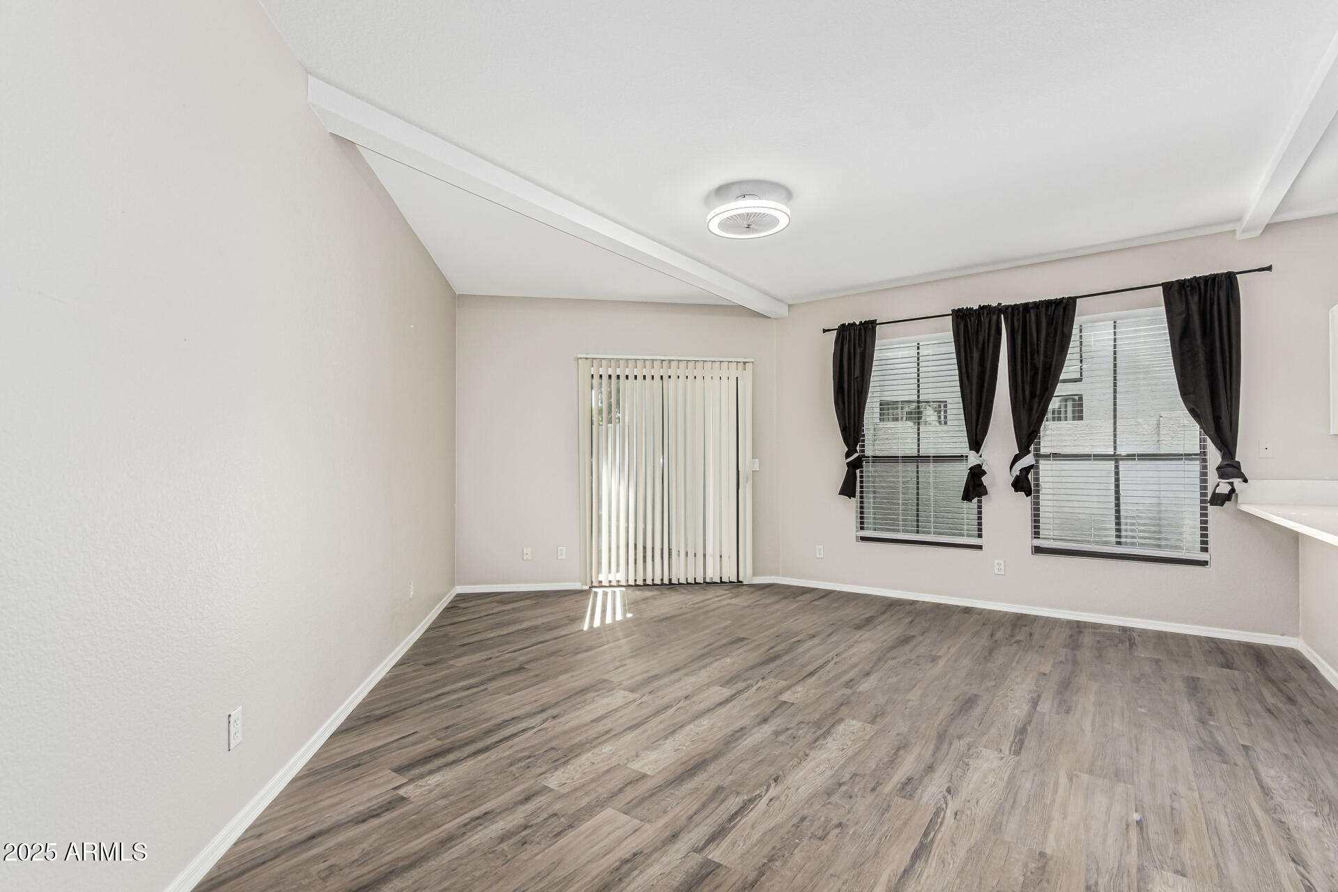 280 S ELIZABETH Way, 33