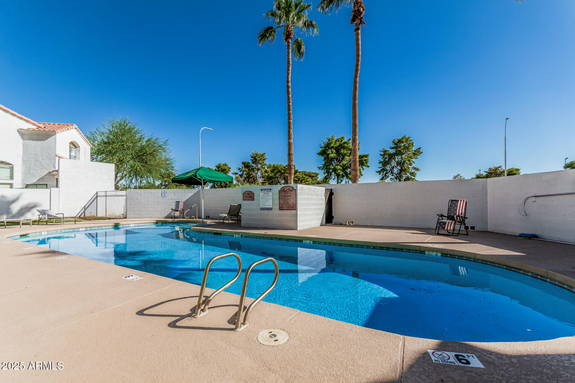 280 S ELIZABETH Way, 33