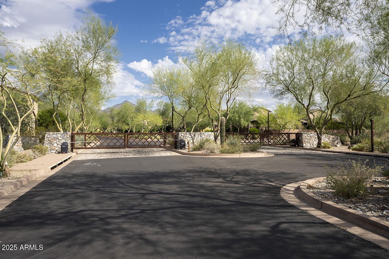 9482 E IRONWOOD Bend