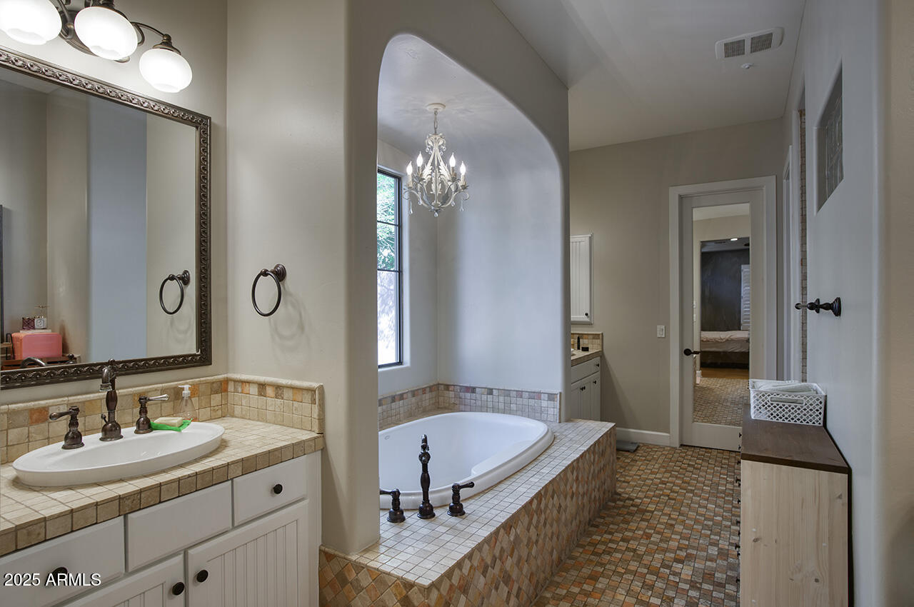 9482 E IRONWOOD Bend