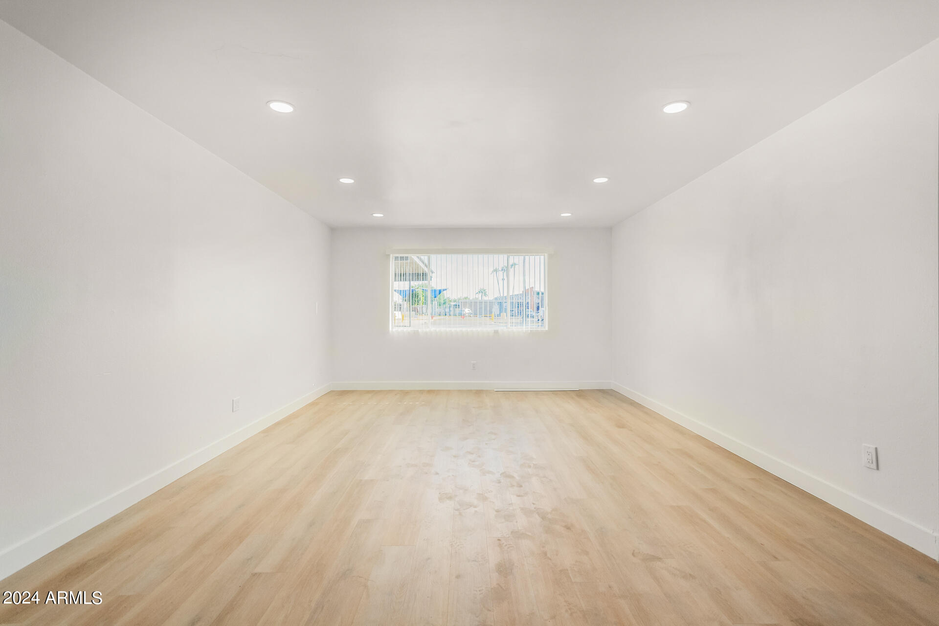 936 W RIO SALADO Parkway, 1