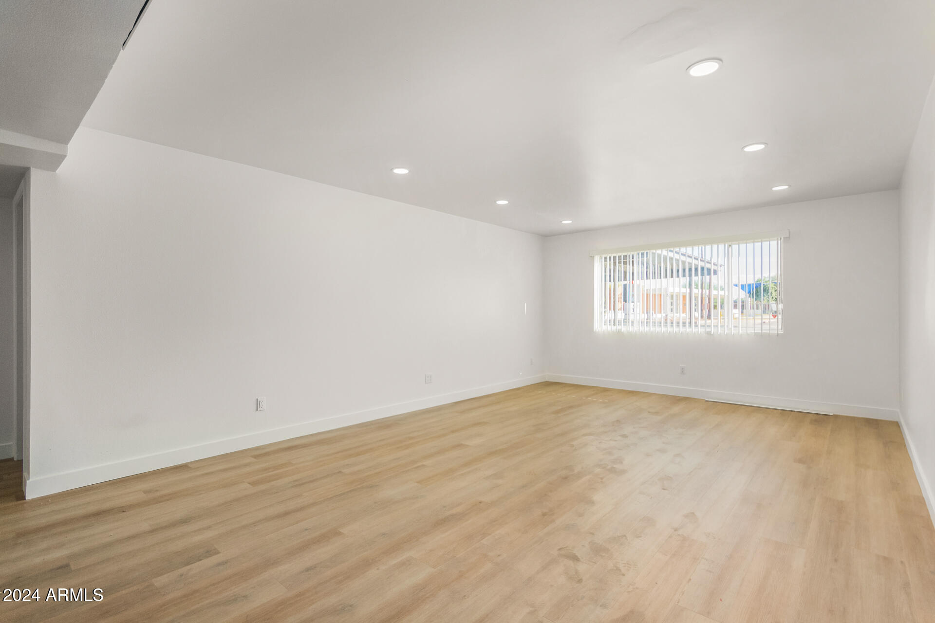 936 W RIO SALADO Parkway, 1